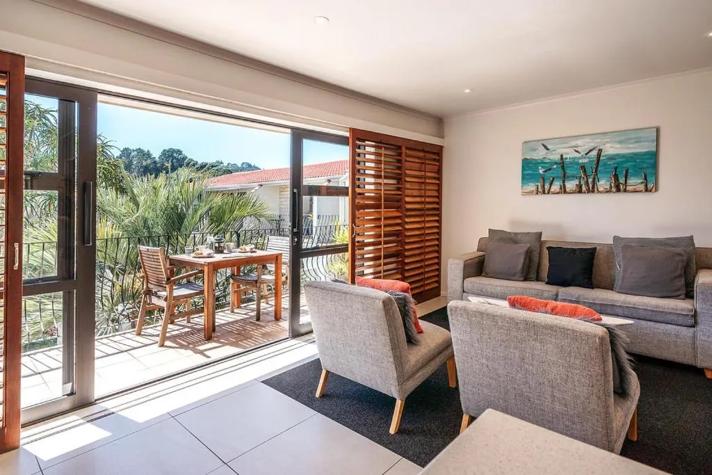 Onetangi Beach Apartments