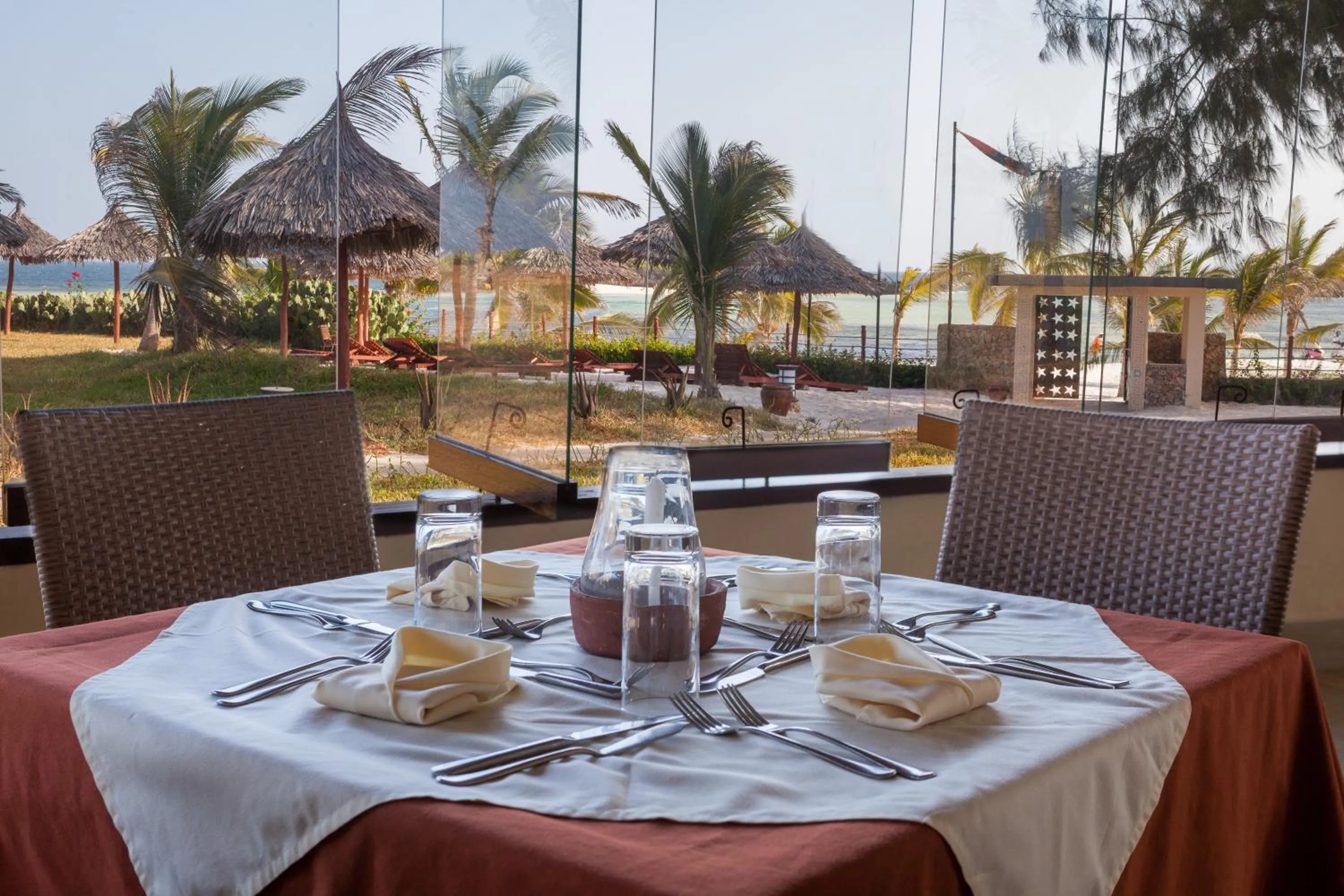 Restaurant/places to eat in Seven Islands Resort