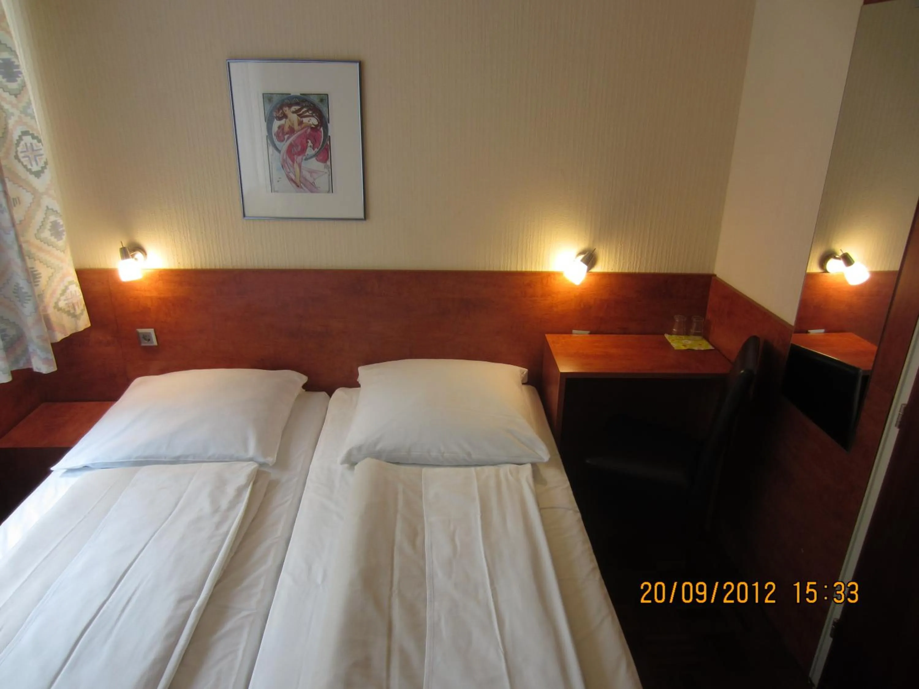Photo of the whole room, Bed in Altstadt Hotel Rheinblick