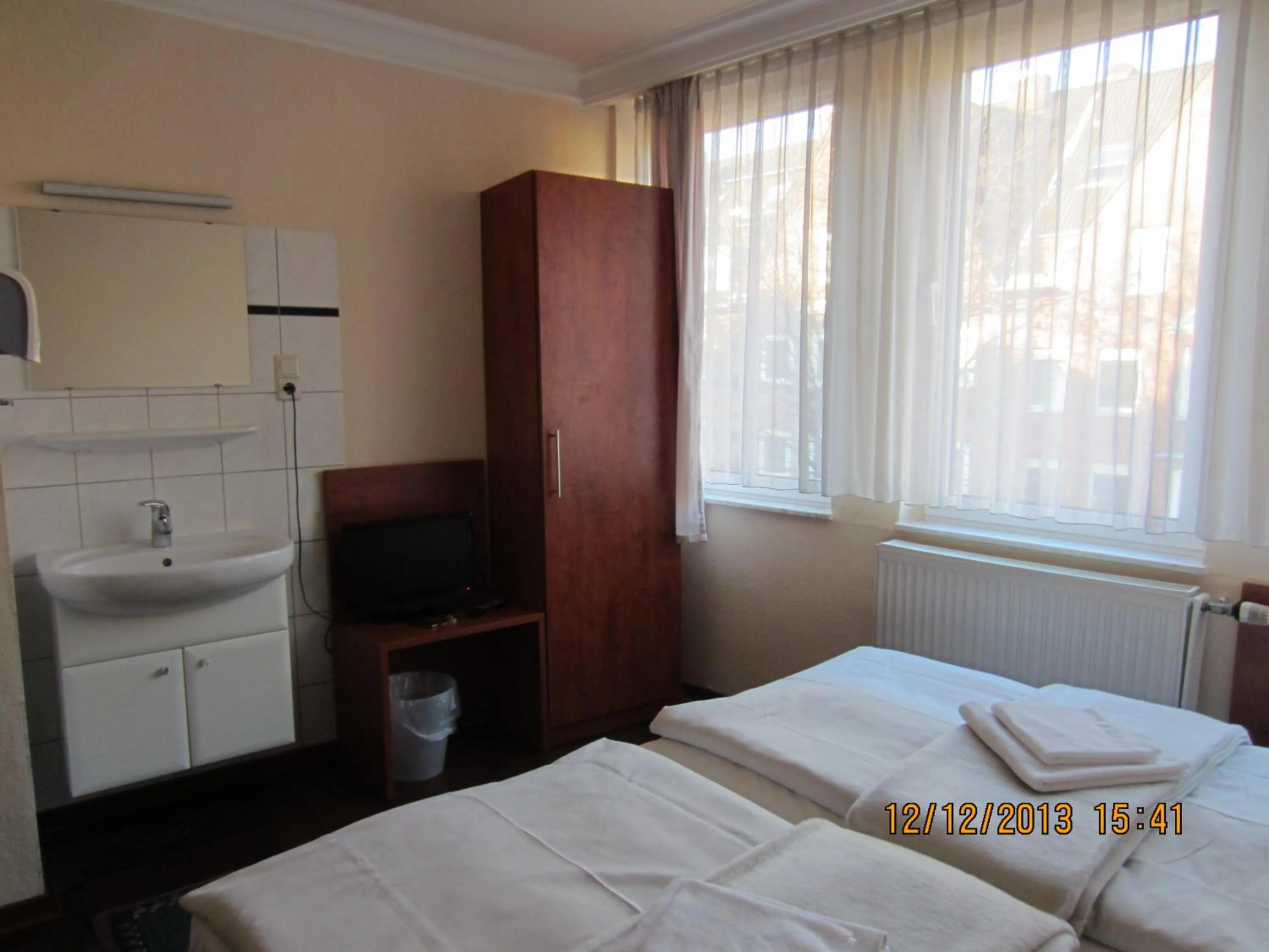 Photo of the whole room, Bed in Altstadt Hotel Rheinblick