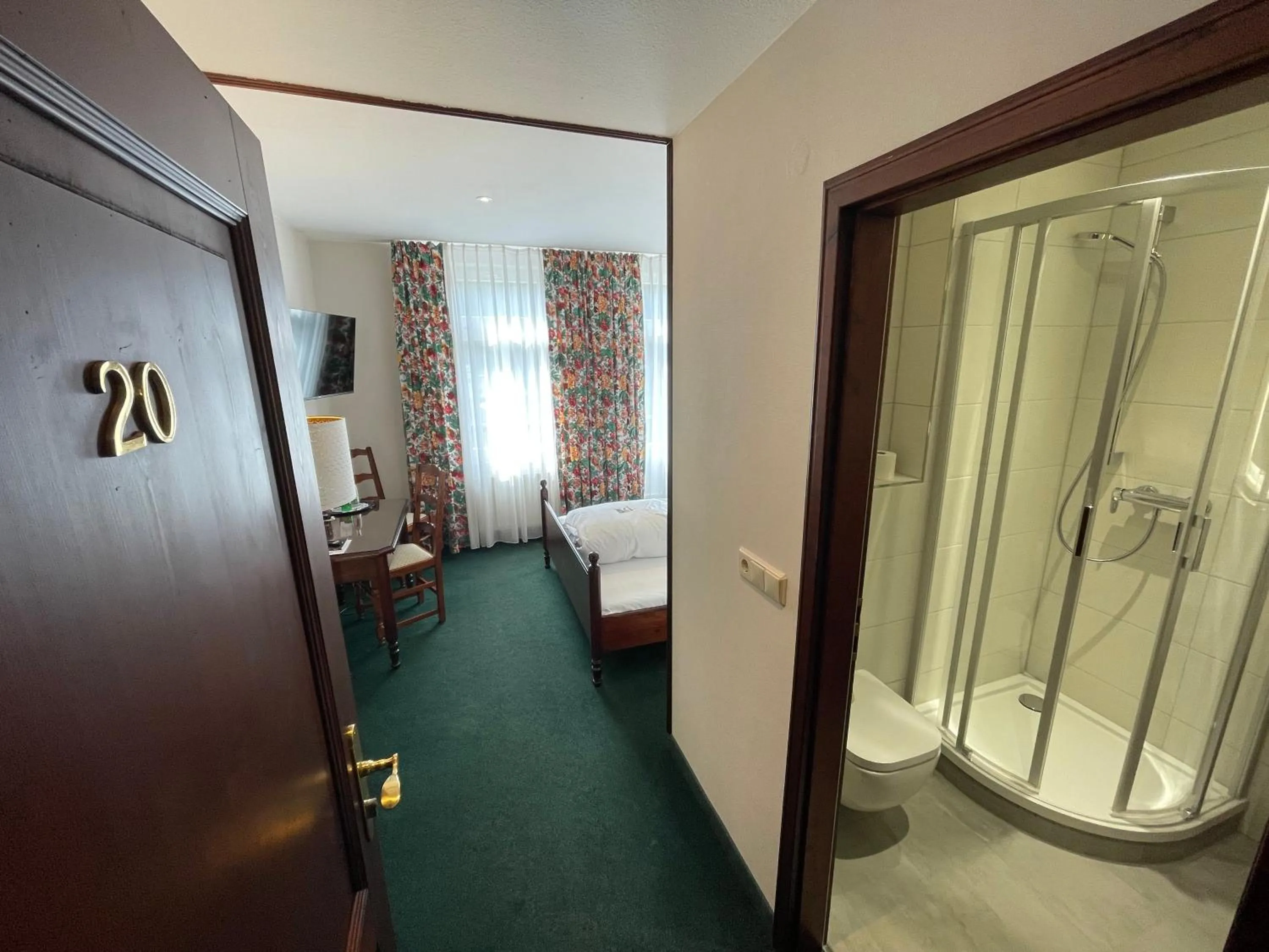 Shower in Flair-Hotel Waldfrieden