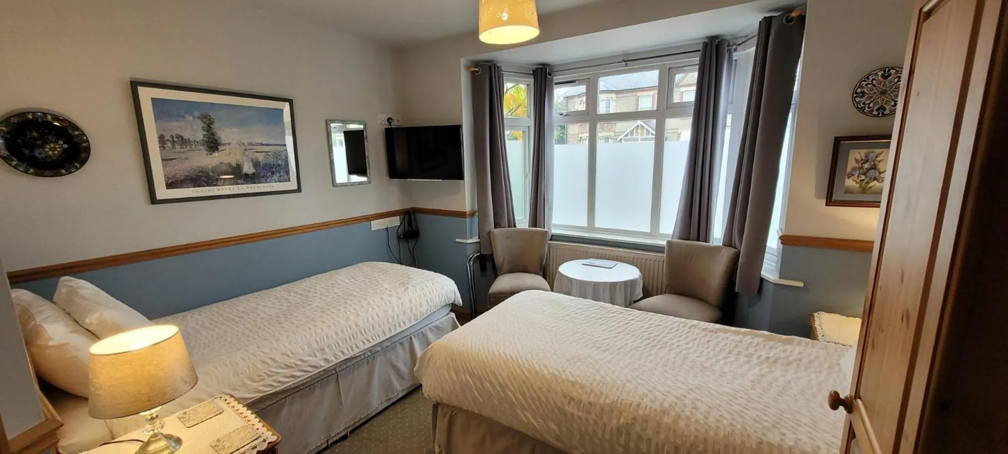 Bedroom, Bed in Alington House