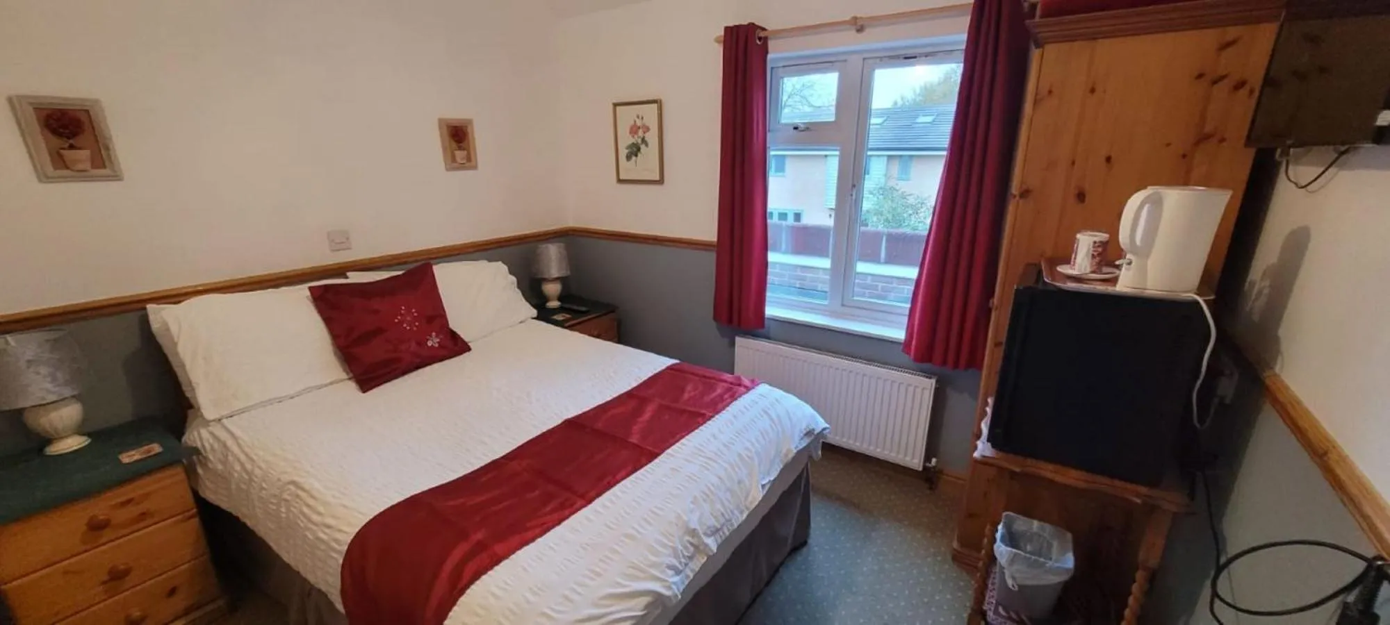 Bed in Alington House