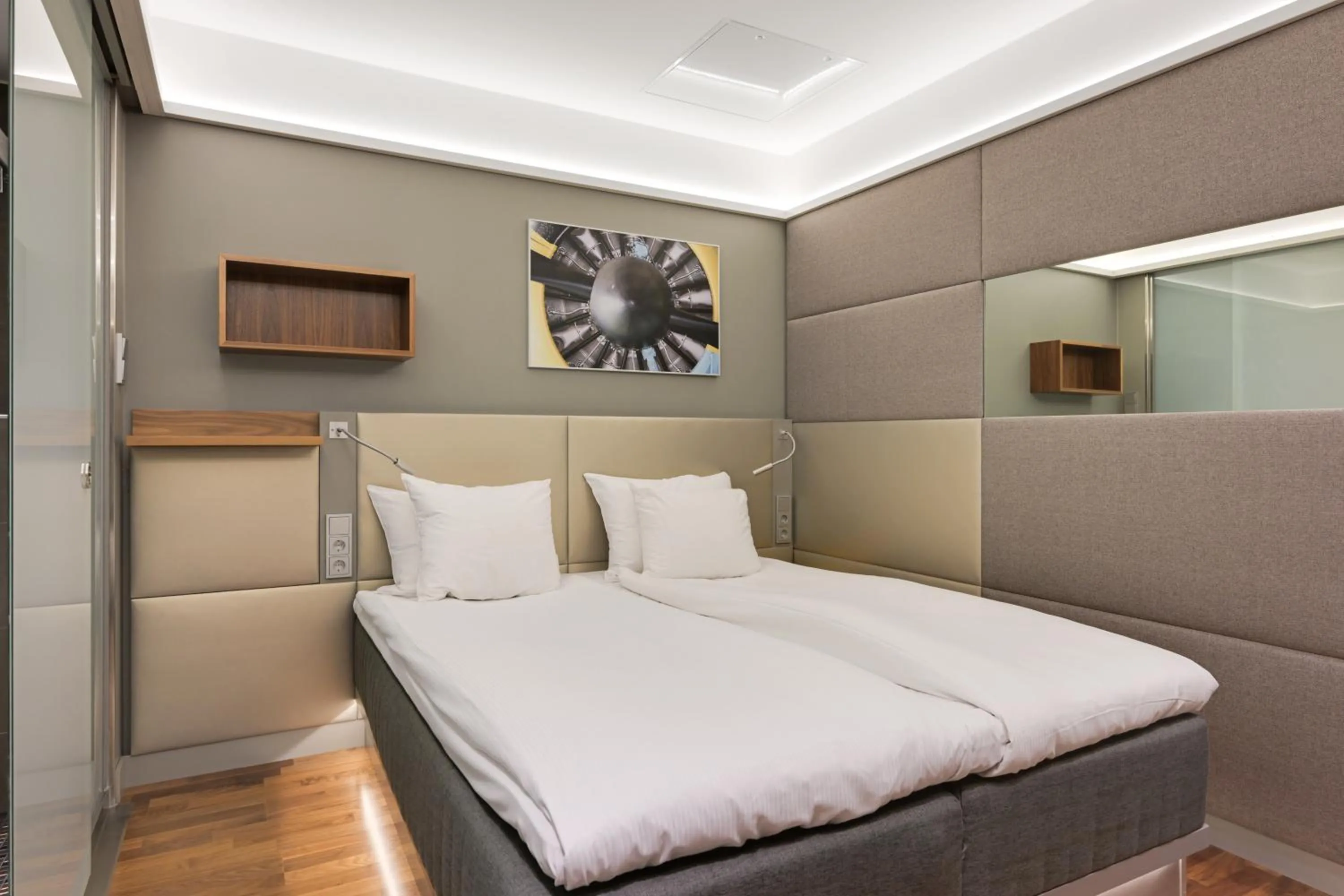 Bed in Comfort Hotel Xpress Helsinki Airport Terminal