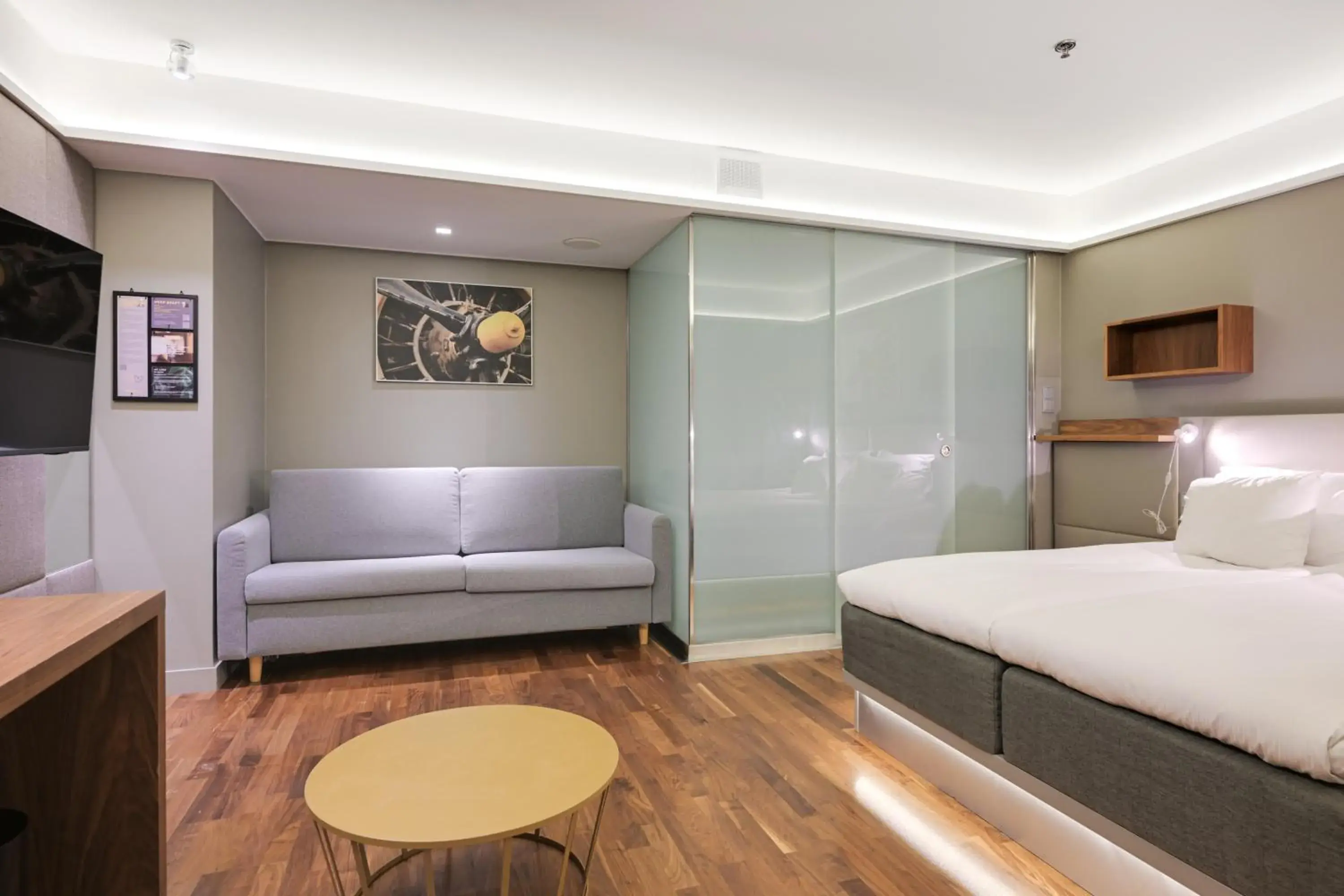 Bed in Comfort Hotel Xpress Helsinki Airport Terminal Bed in Comfort Hotel Xpress Helsinki Airport Terminal