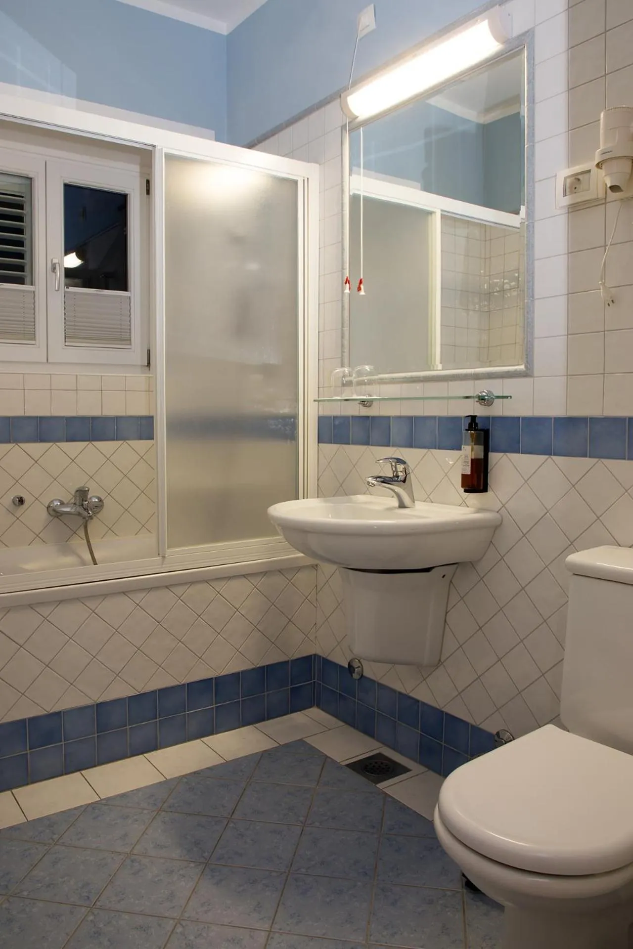 Toilet in Hotel Kozana