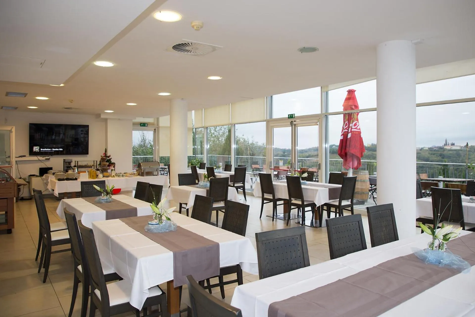 Restaurant/places to eat in Hotel Kozana