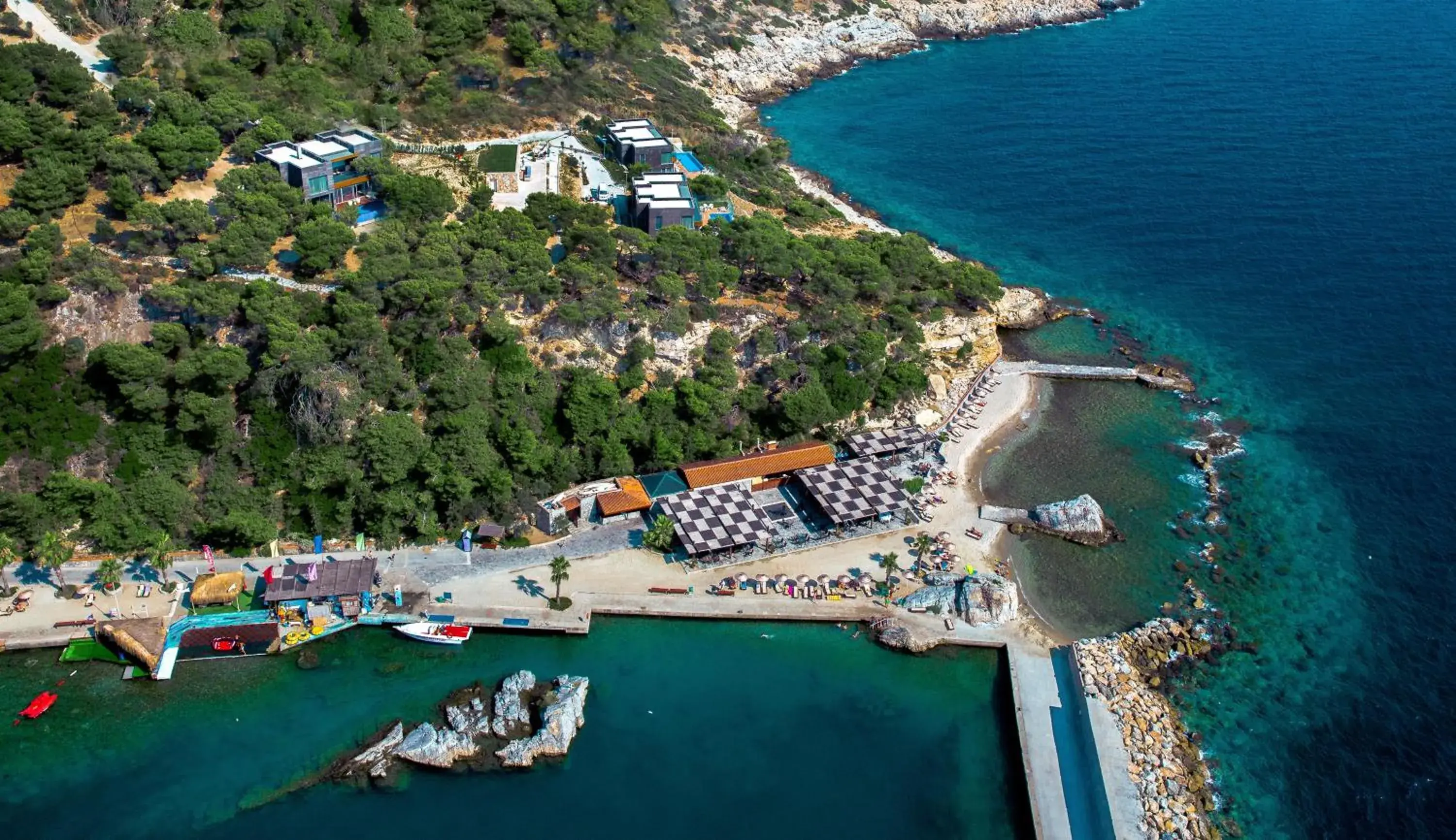 Beach in Pine Bay Holiday Resort Beach in Pine Bay Holiday Resort