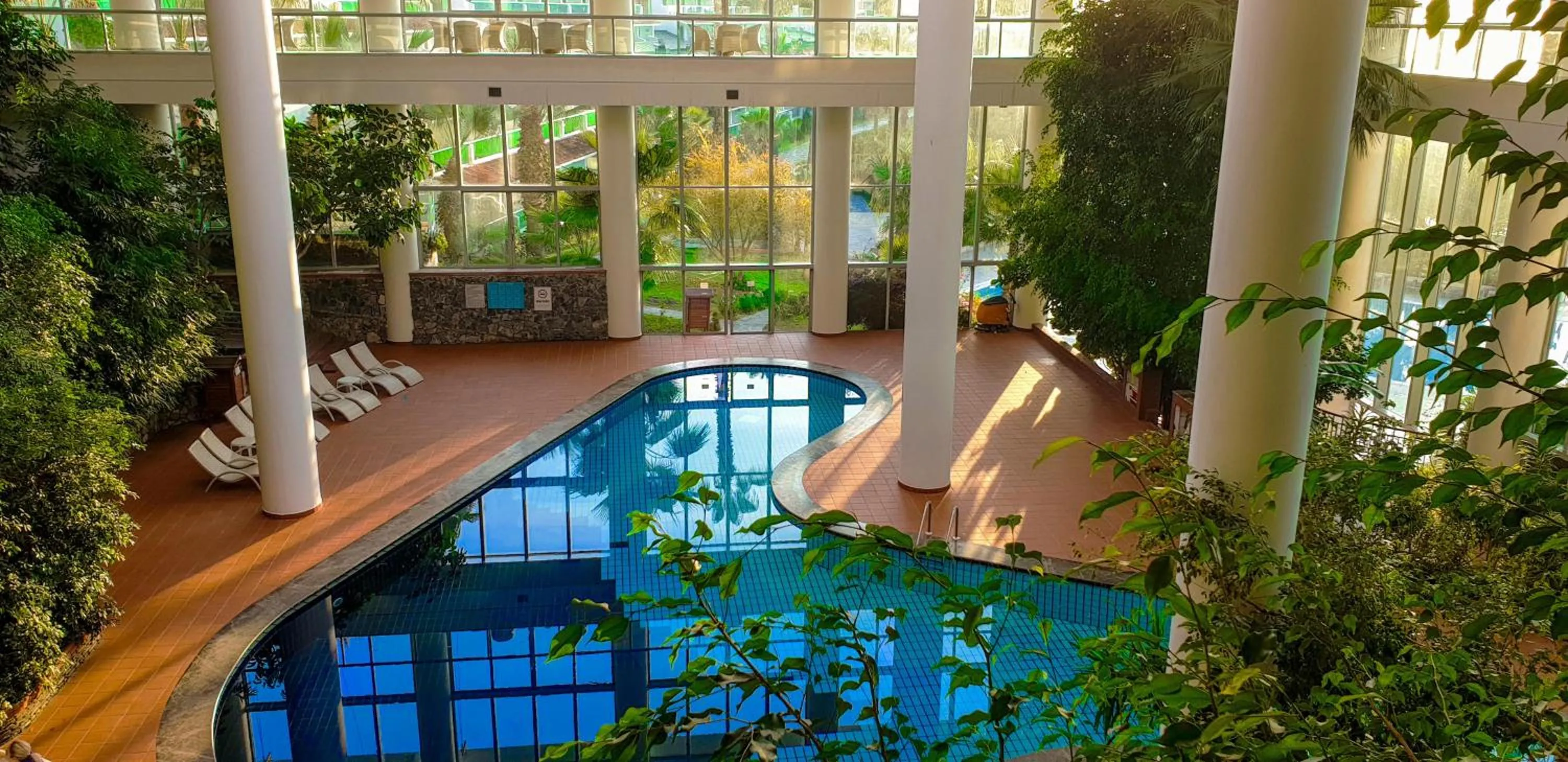 Swimming pool in Pine Bay Holiday Resort