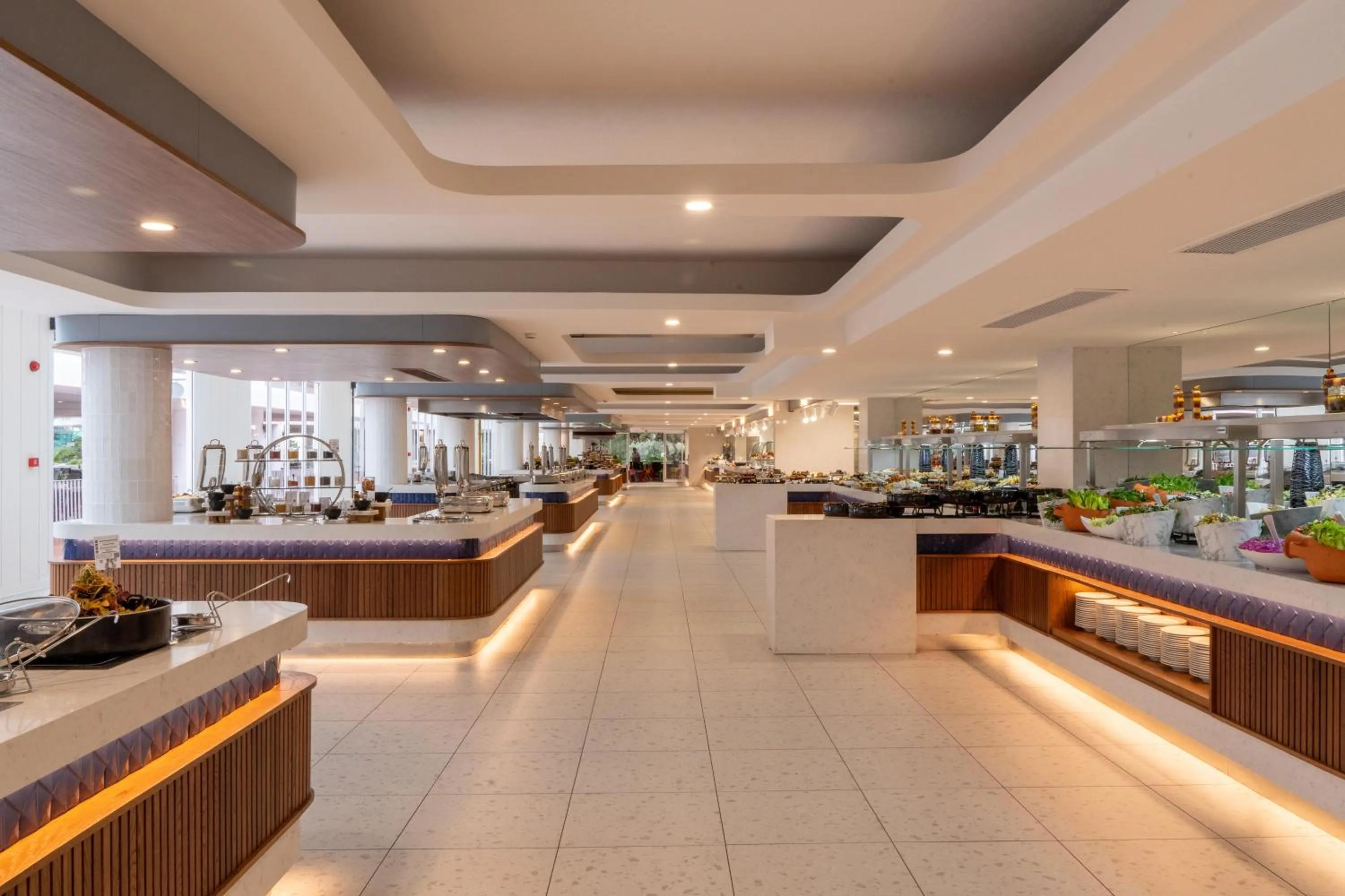 Restaurant/places to eat in Pine Bay Holiday Resort