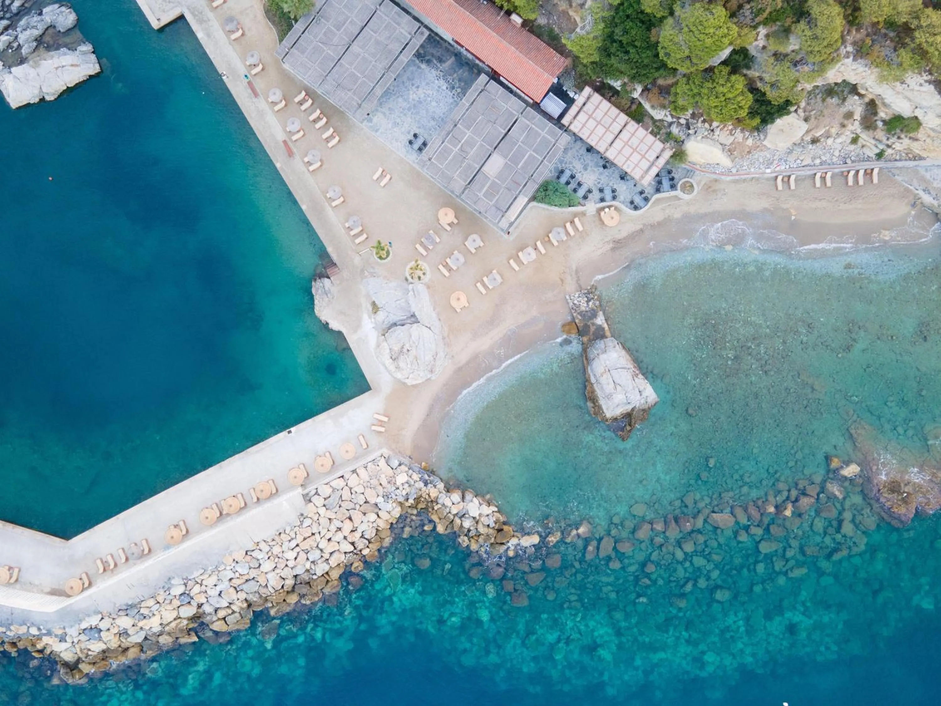 Swimming pool in Pine Bay Holiday Resort