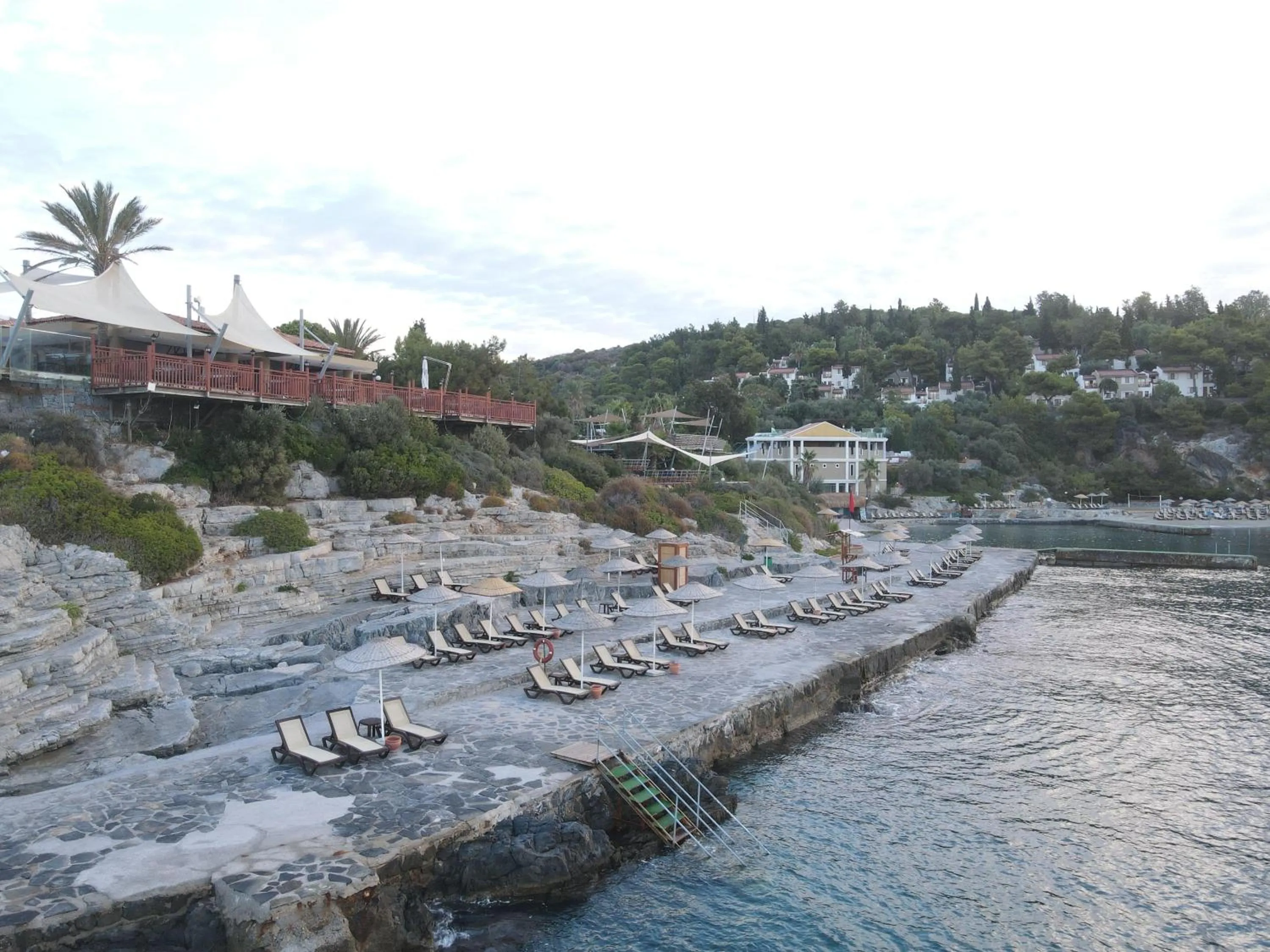 Beach in Pine Bay Holiday Resort