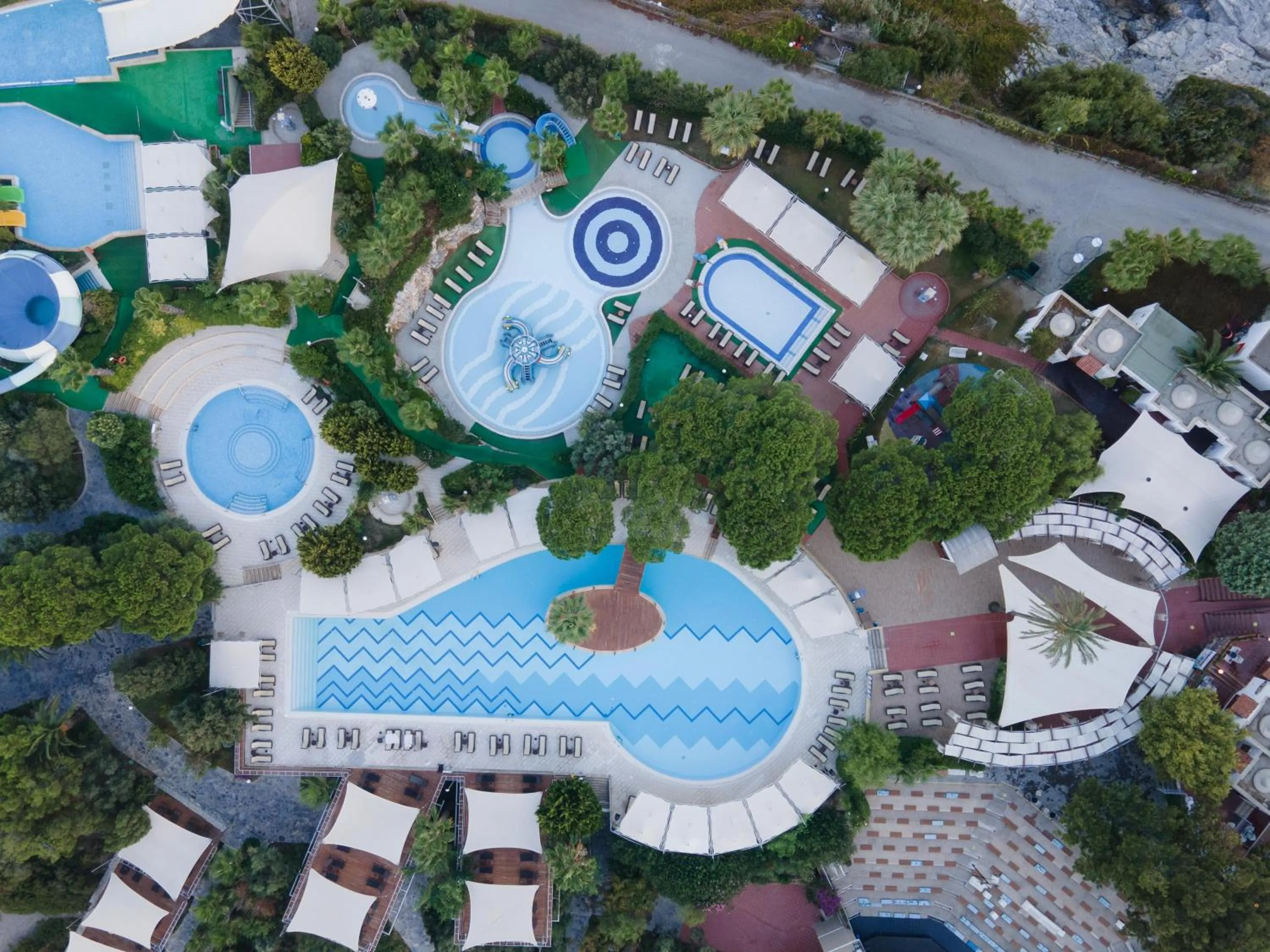 Area and facilities in Pine Bay Holiday Resort