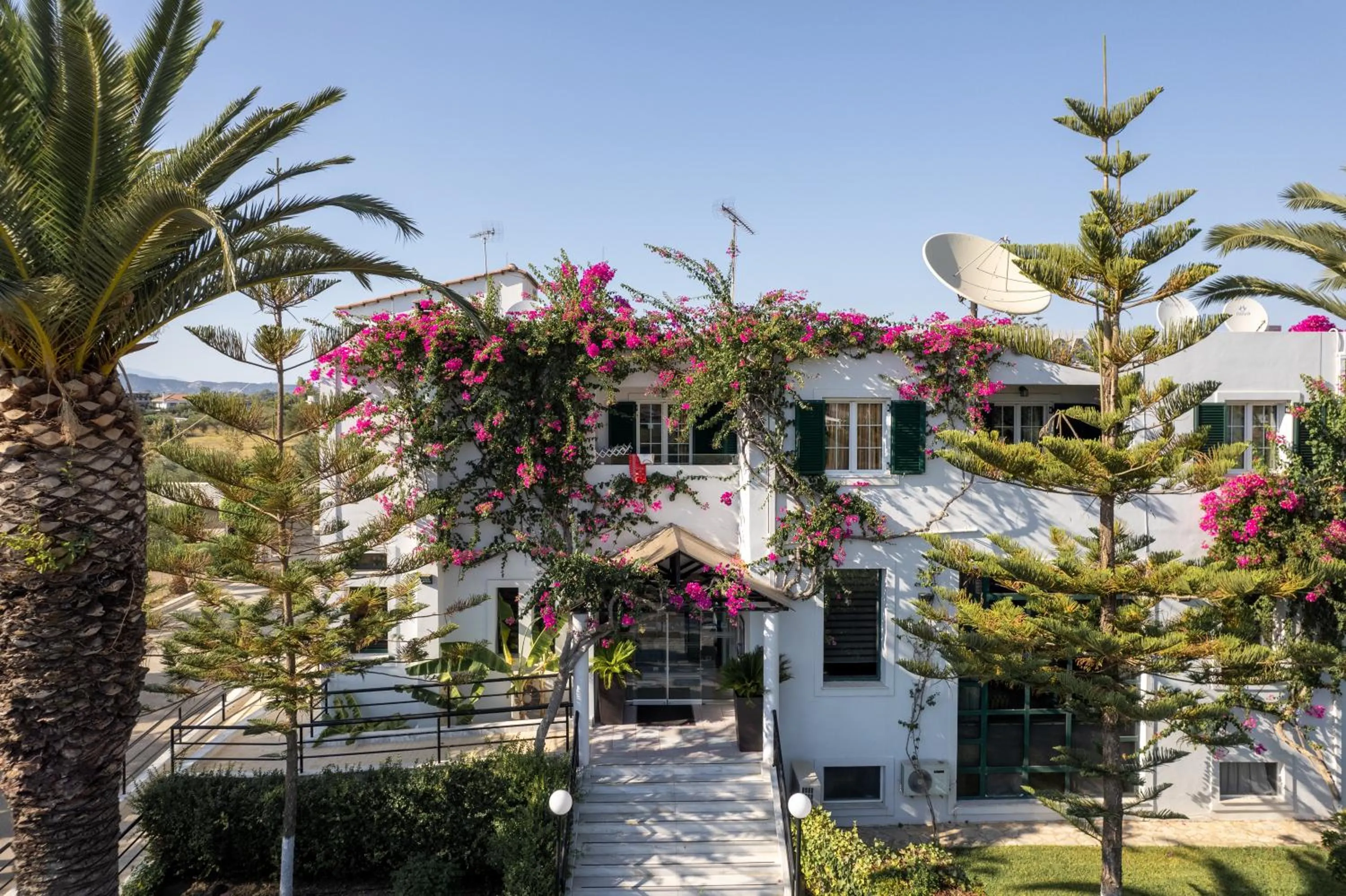 Property building in Oscar Hotel