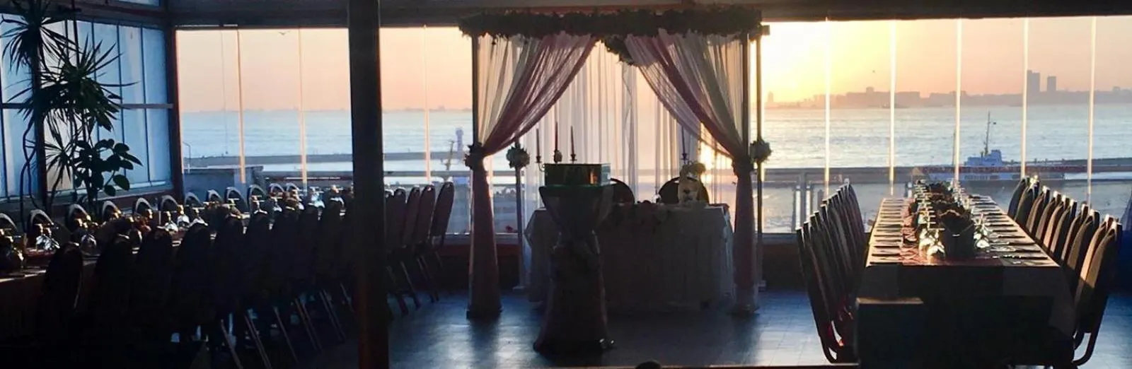 Restaurant/places to eat in Kadıköy Rıhtım Hotel