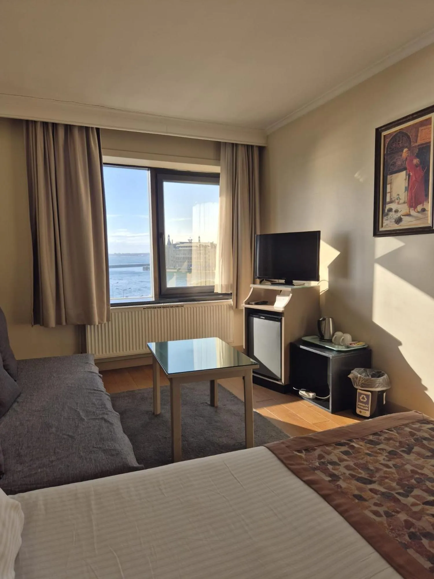 Photo of the whole room, Bed in Kadıköy Rıhtım Hotel