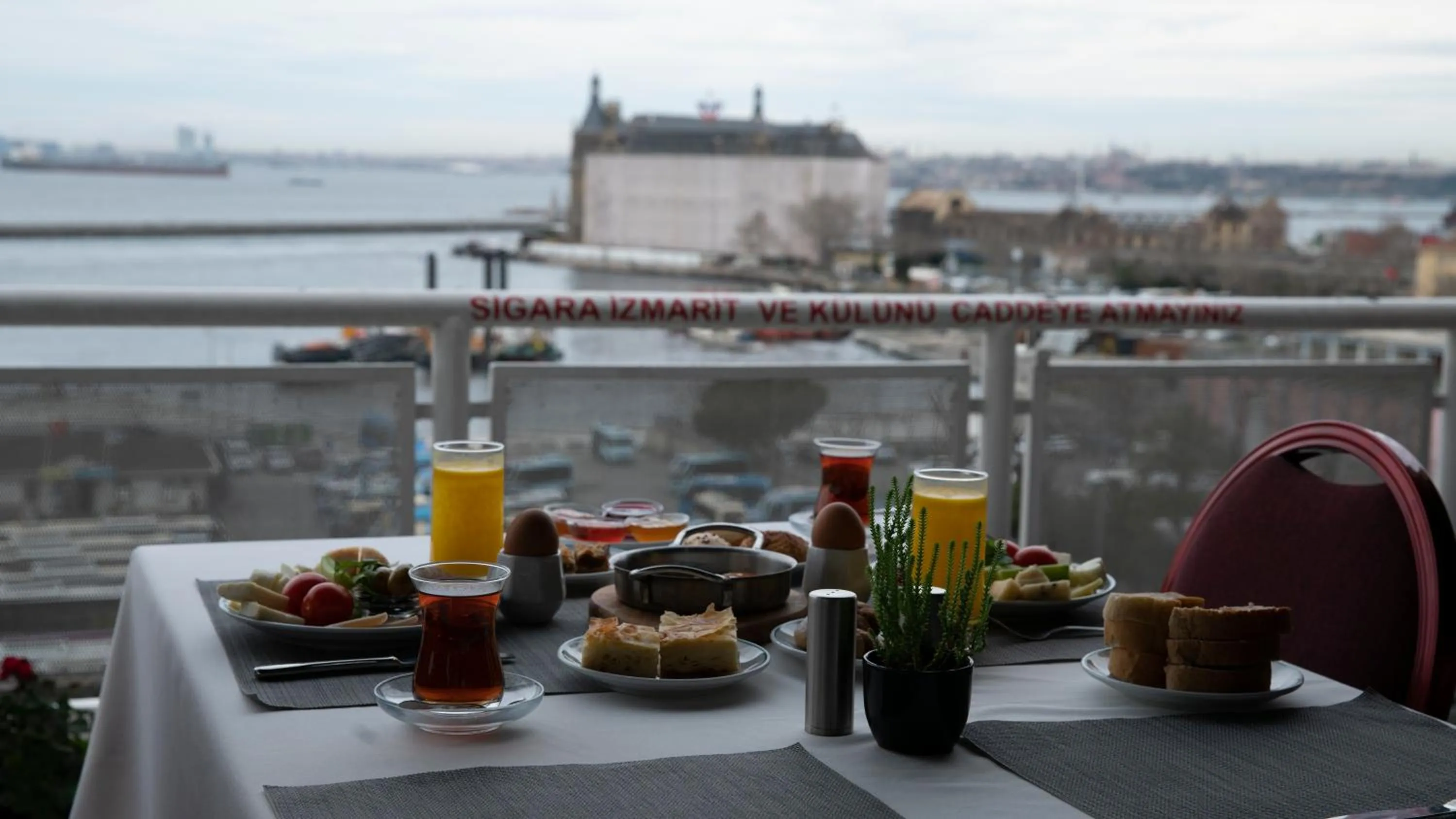 Restaurant/places to eat in Kadıköy Rıhtım Hotel