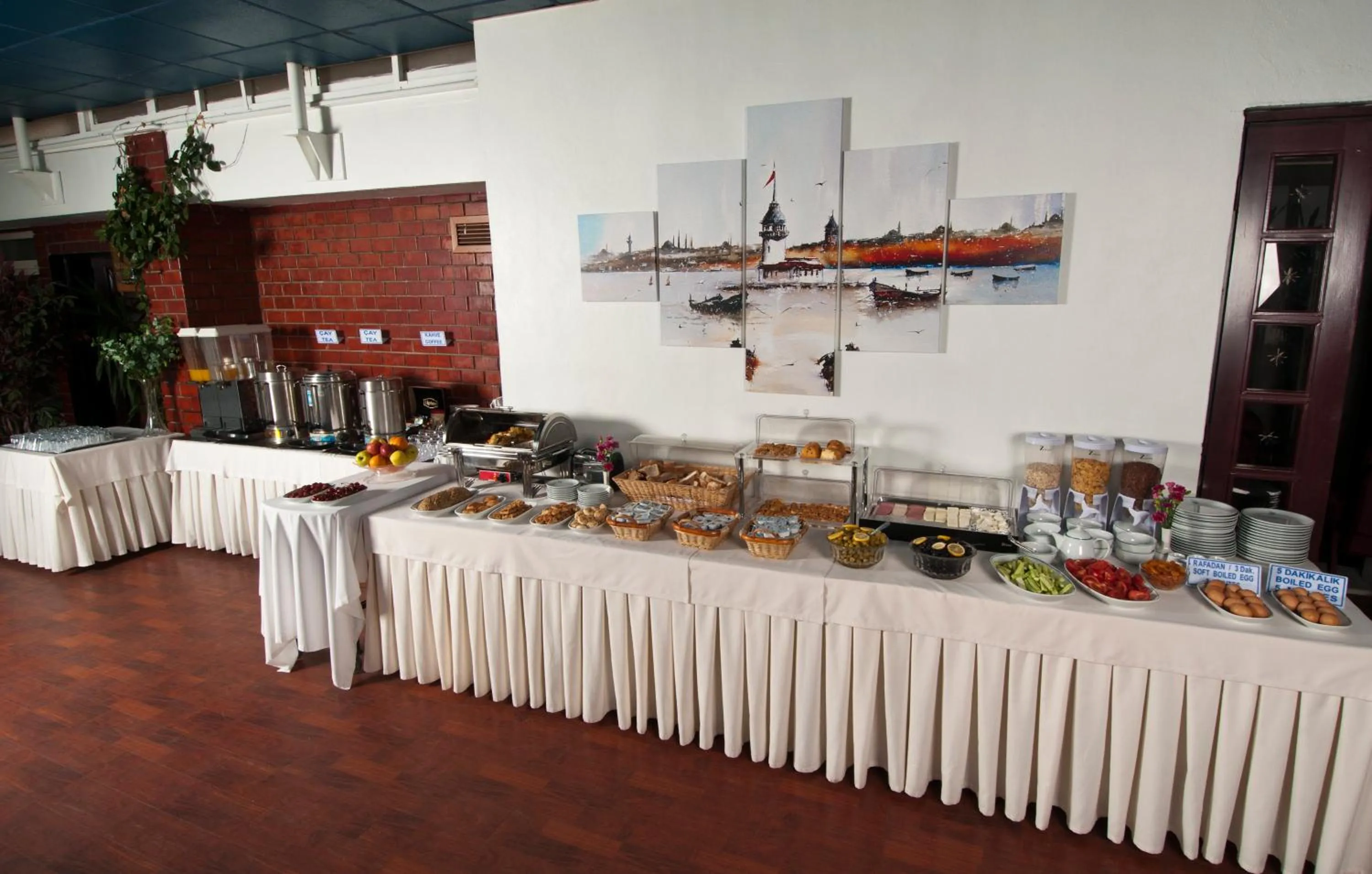 Restaurant/places to eat in Kadıköy Rıhtım Hotel