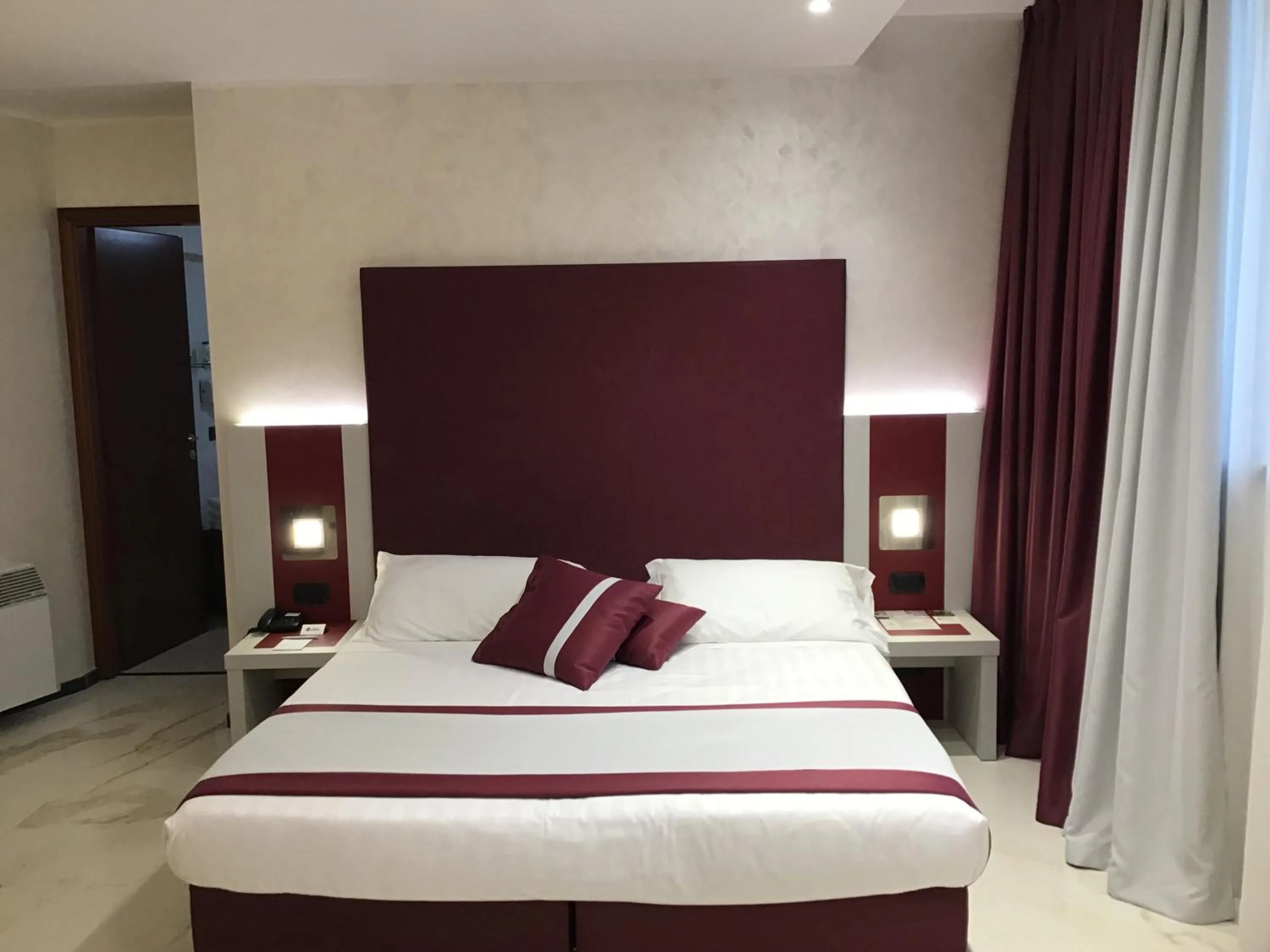 Bathroom, Bed in Best Western Hotel Rocca