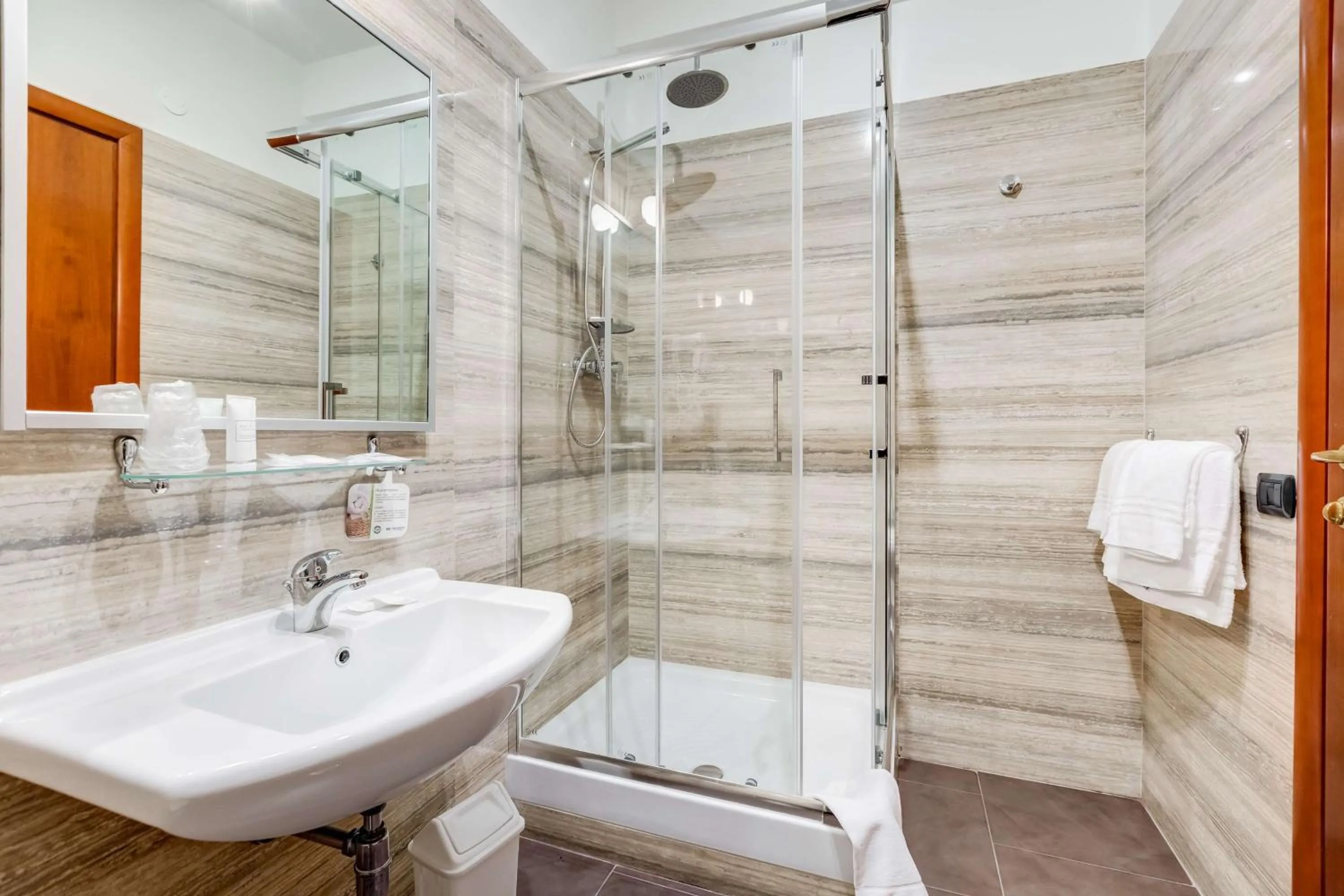 Shower in Best Western Hotel Rocca