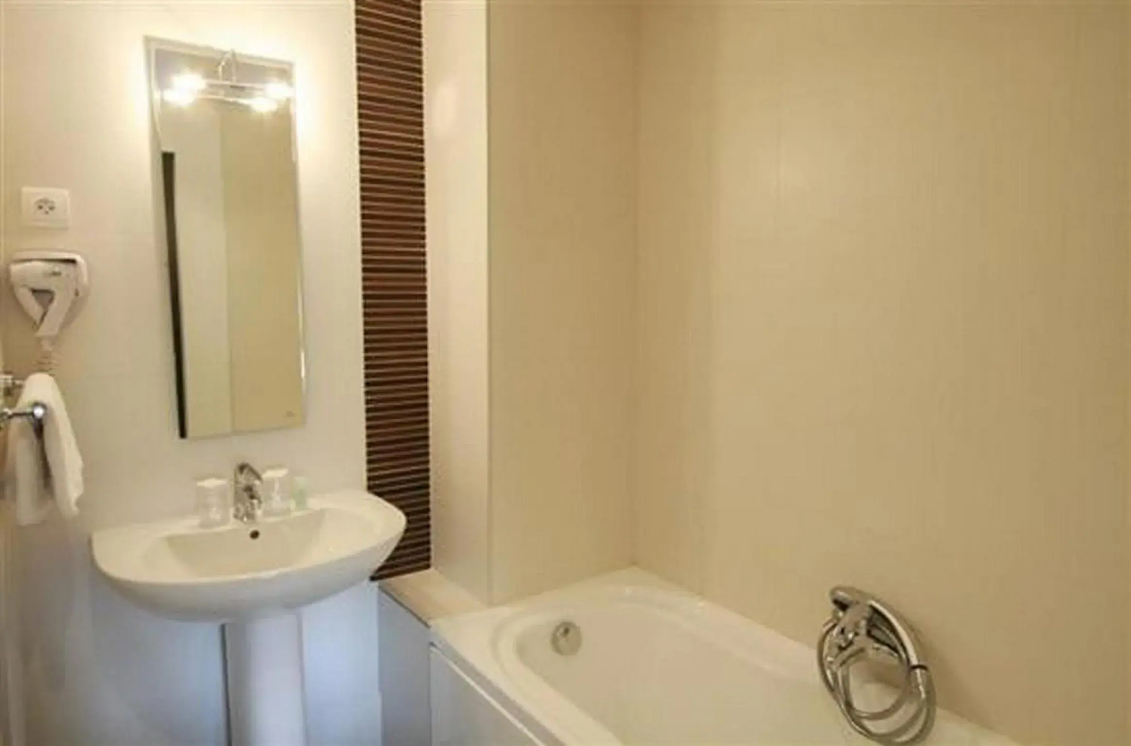 Superior Double or Twin Room in Hôtel Ariane & SPA Superior Double or Twin Room in Hôtel Ariane & SPA