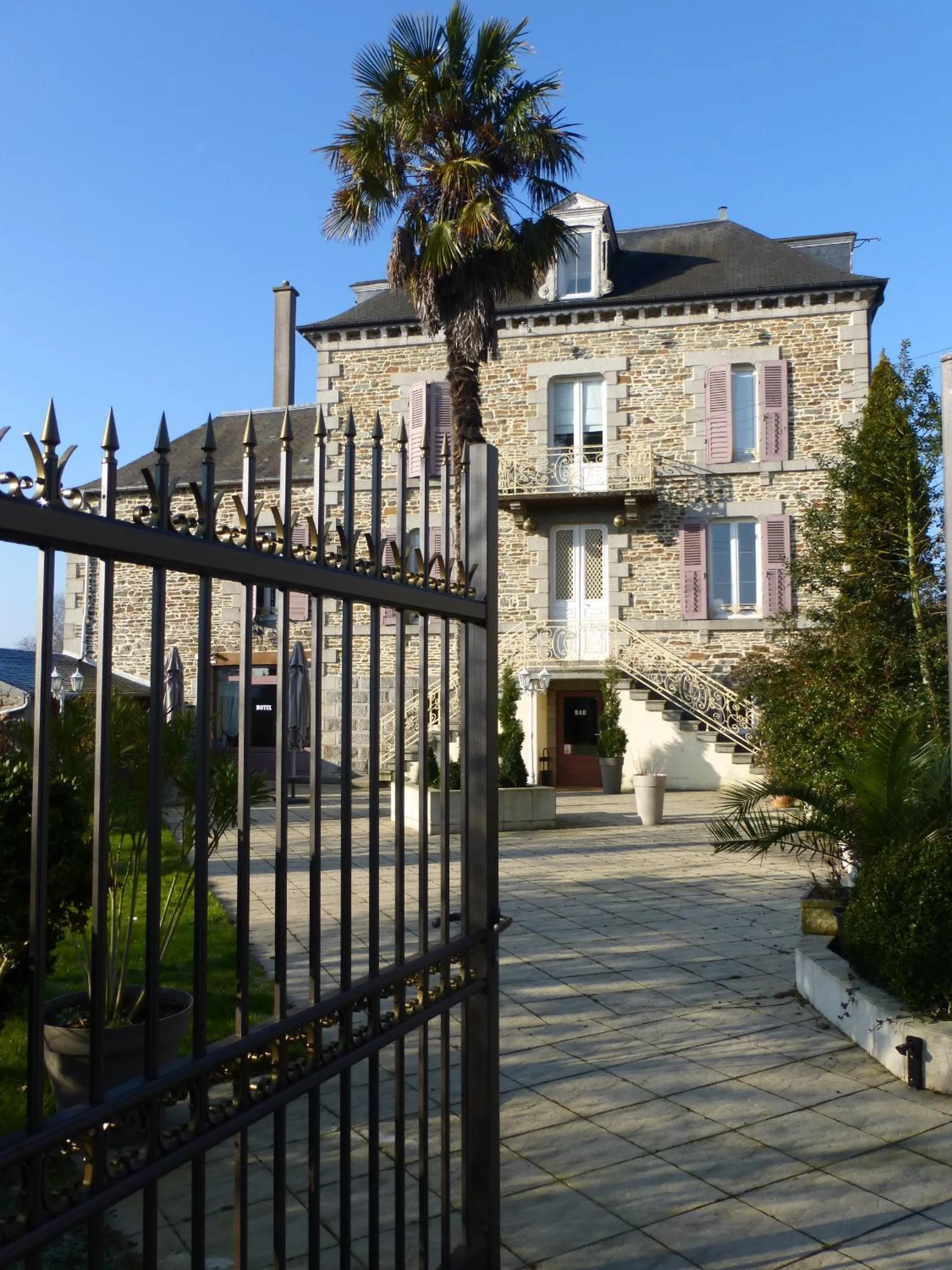 Property building in Hôtel Ariane & SPA