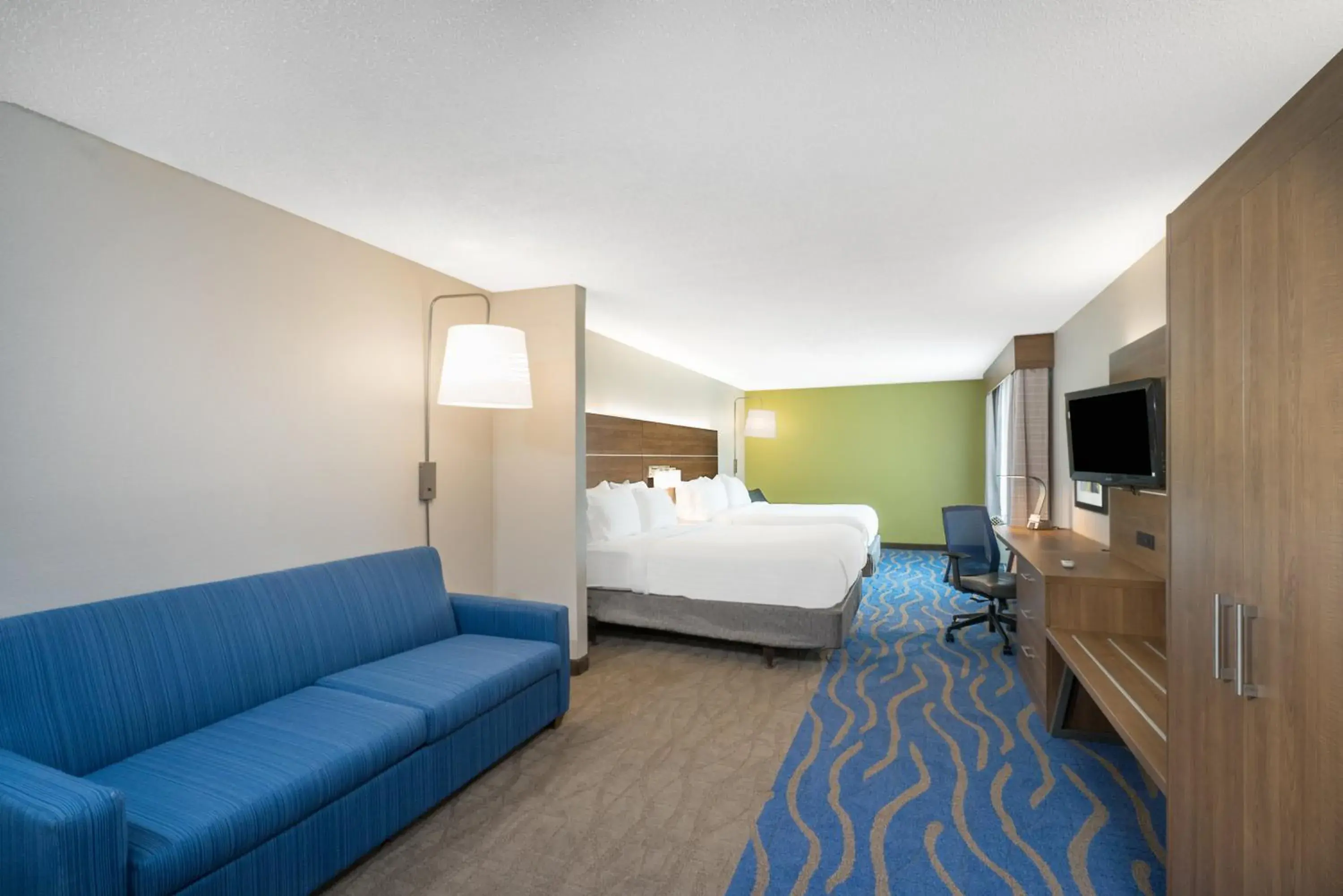 Queen Suite with Two Queen Beds in Holiday Inn Express Hotel & Suites Frankfort by IHG Queen Suite with Two Queen Beds in Holiday Inn Express Hotel & Suites Frankfort by IHG