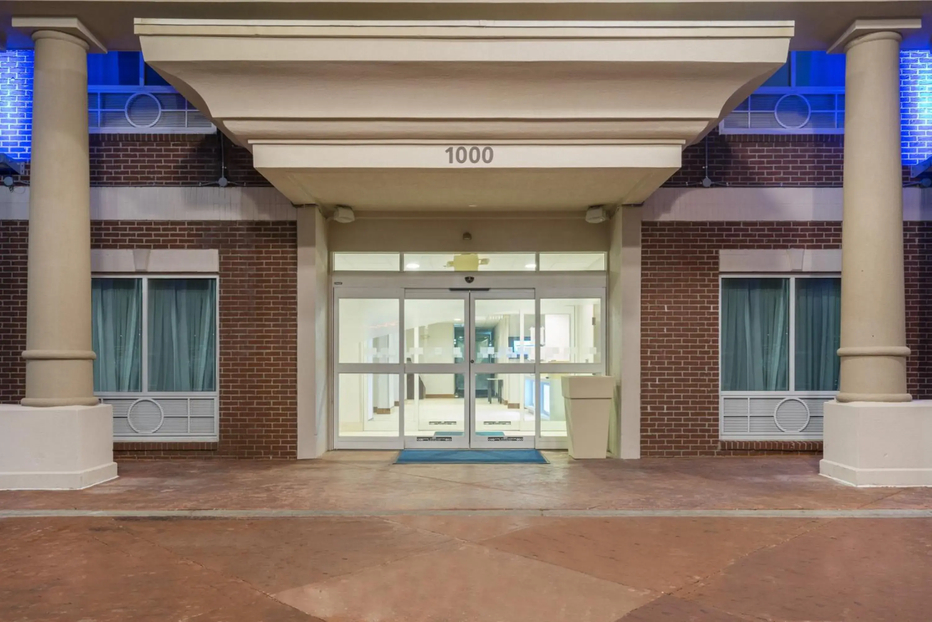 Property building in Holiday Inn Express Hotel & Suites Frankfort by IHG Property building in Holiday Inn Express Hotel & Suites Frankfort by IHG