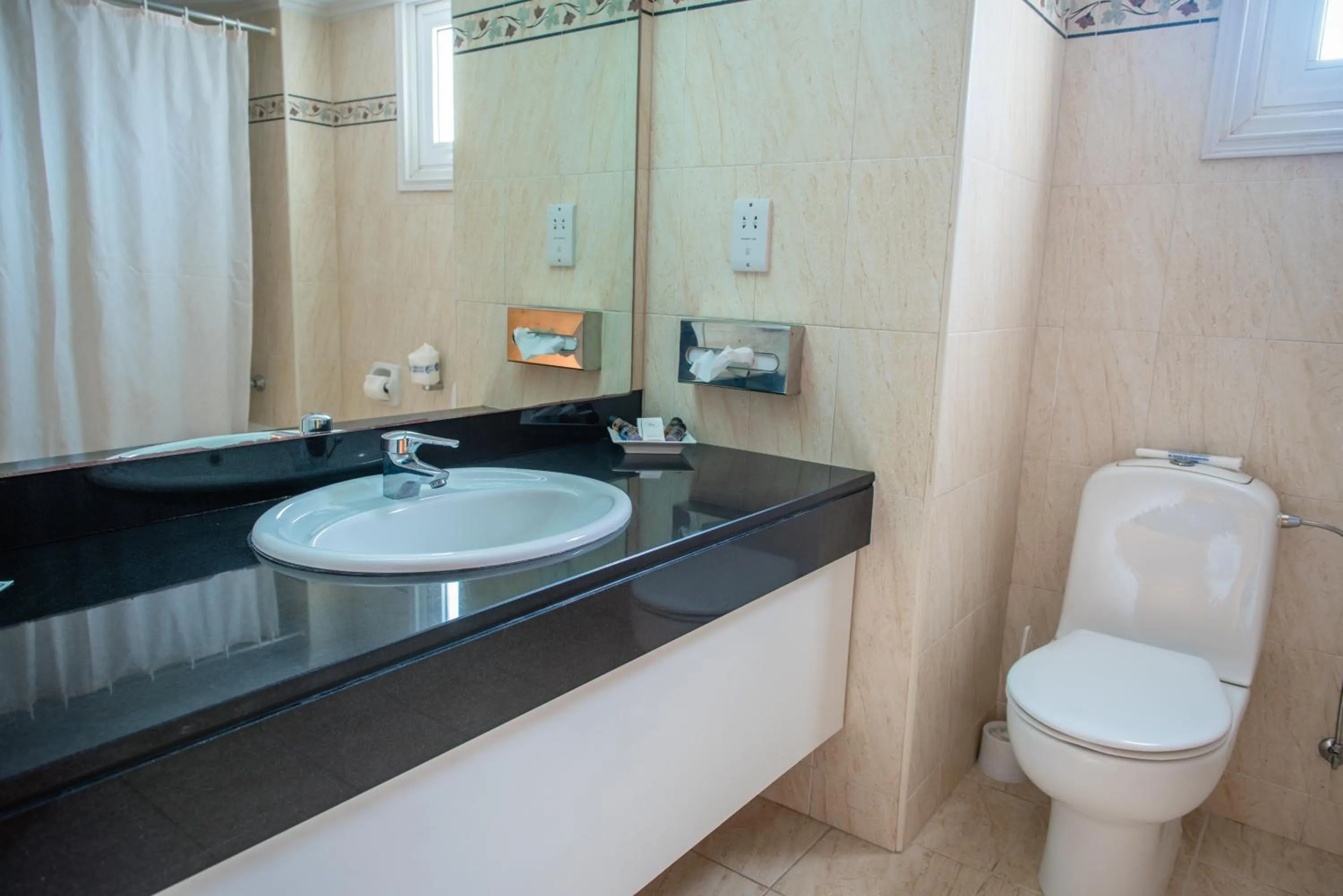 Bathroom in Cynthiana Beach Hotel