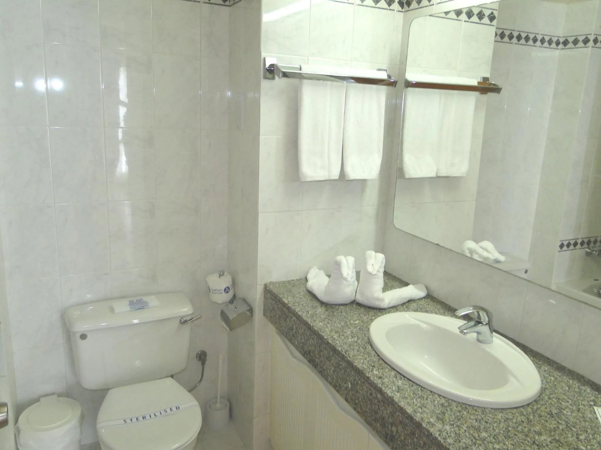 Bathroom in Cynthiana Beach Hotel