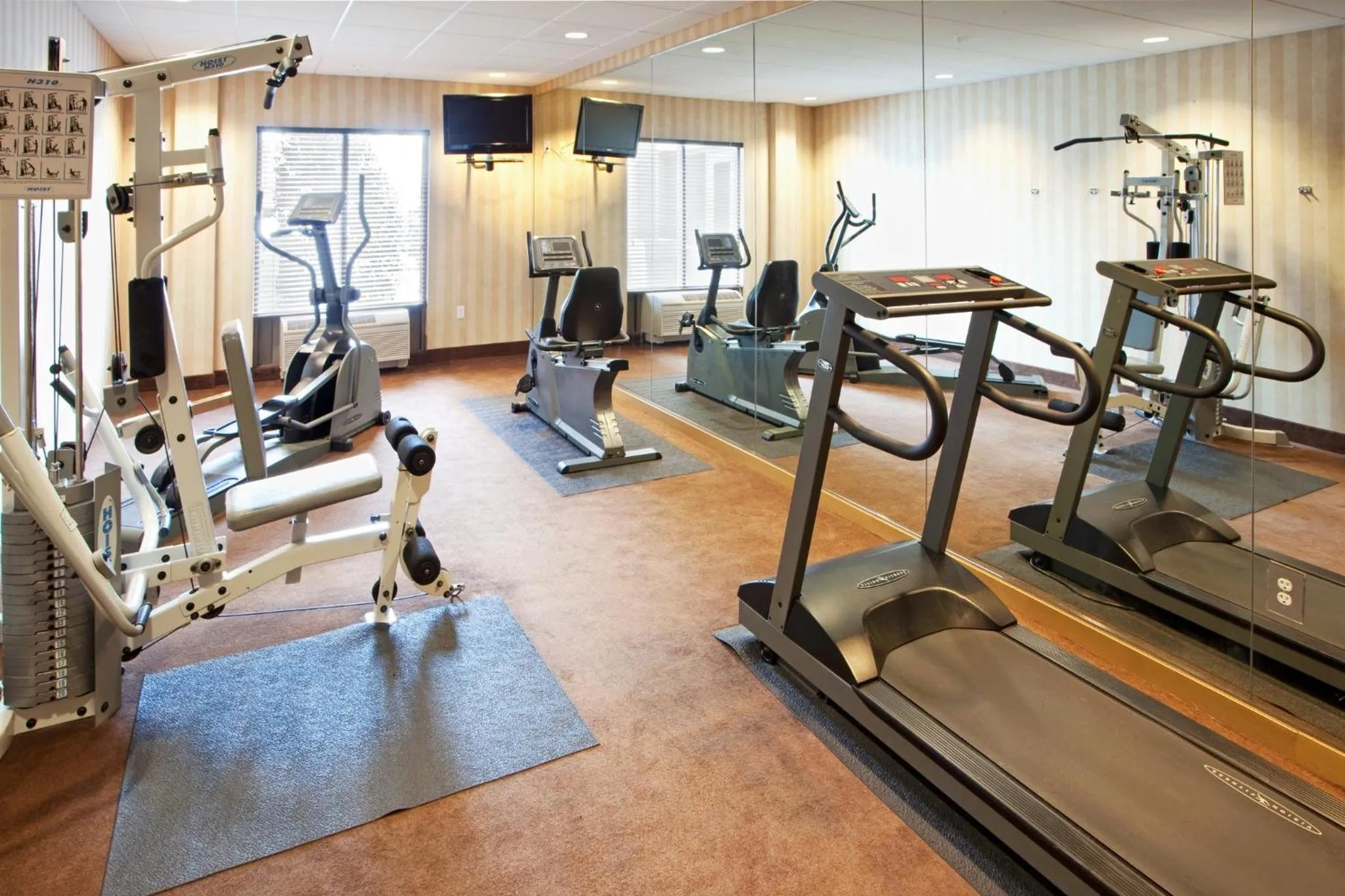 Fitness centre/facilities in Holiday Inn Express Hotel & Suites Hagerstown by IHG