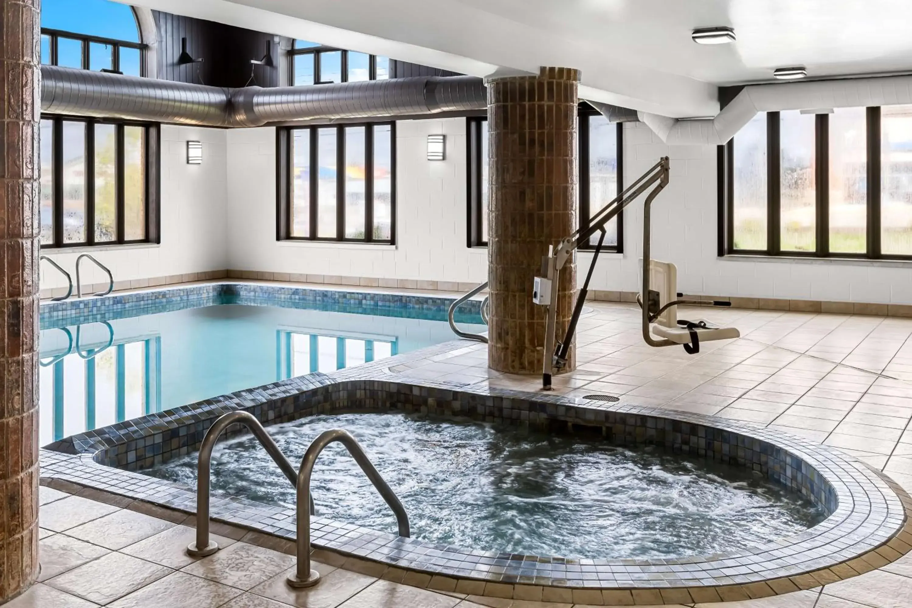 Pool view in Best Western Gaylord Pool view in Best Western Gaylord