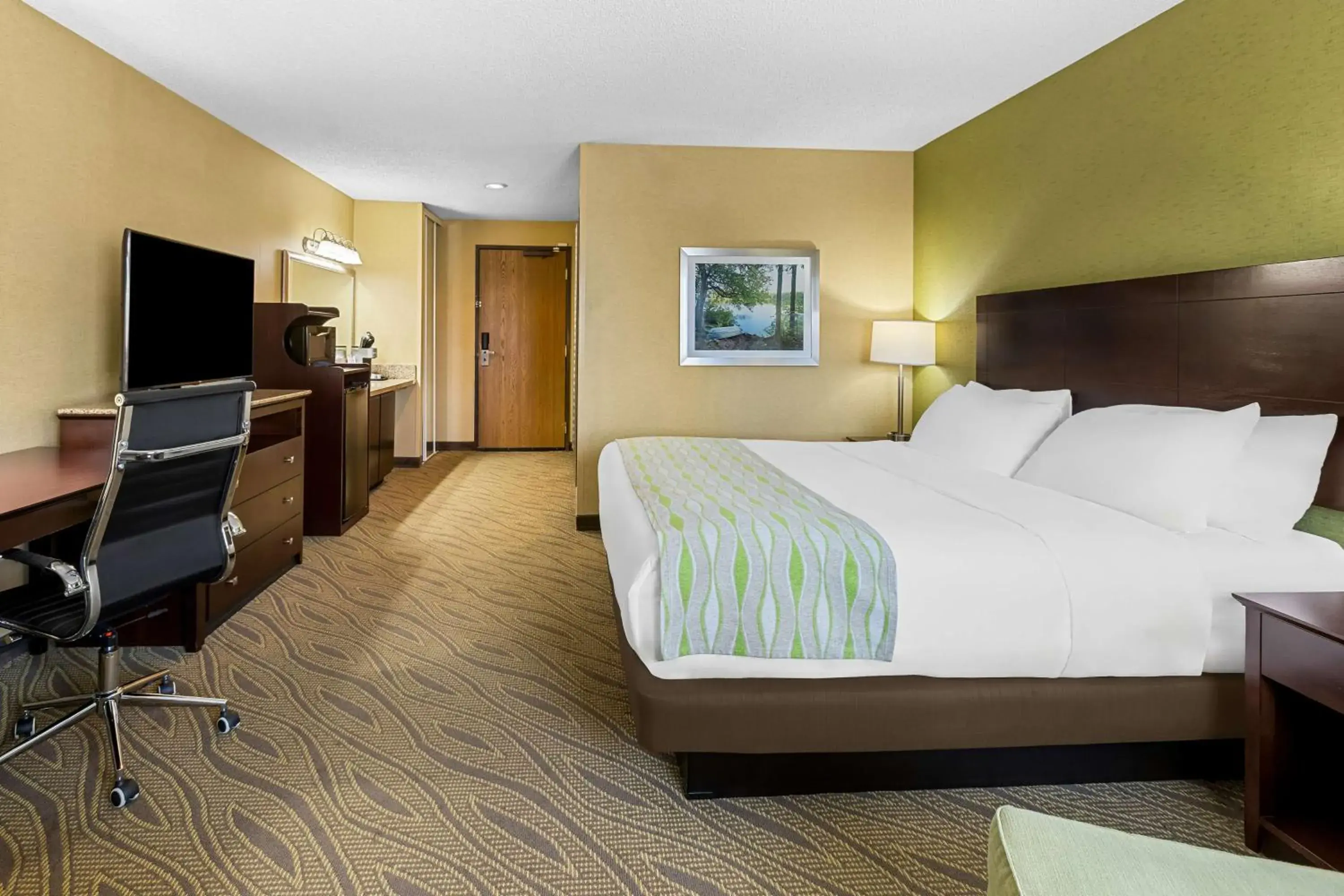 Bedroom, Bed in Best Western Gaylord Bedroom, Bed in Best Western Gaylord