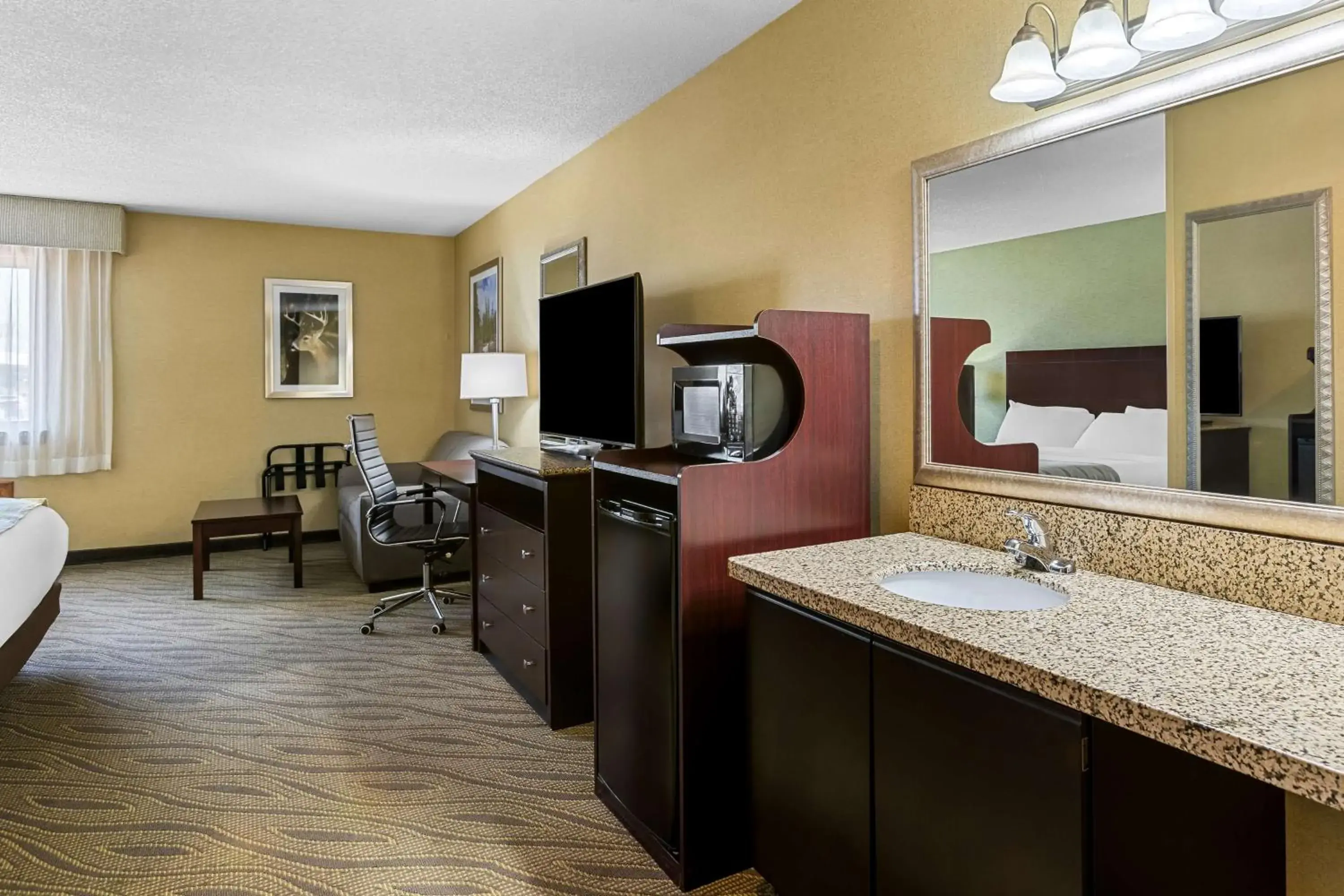 Bedroom, Bed in Best Western Gaylord Bedroom, Bed in Best Western Gaylord