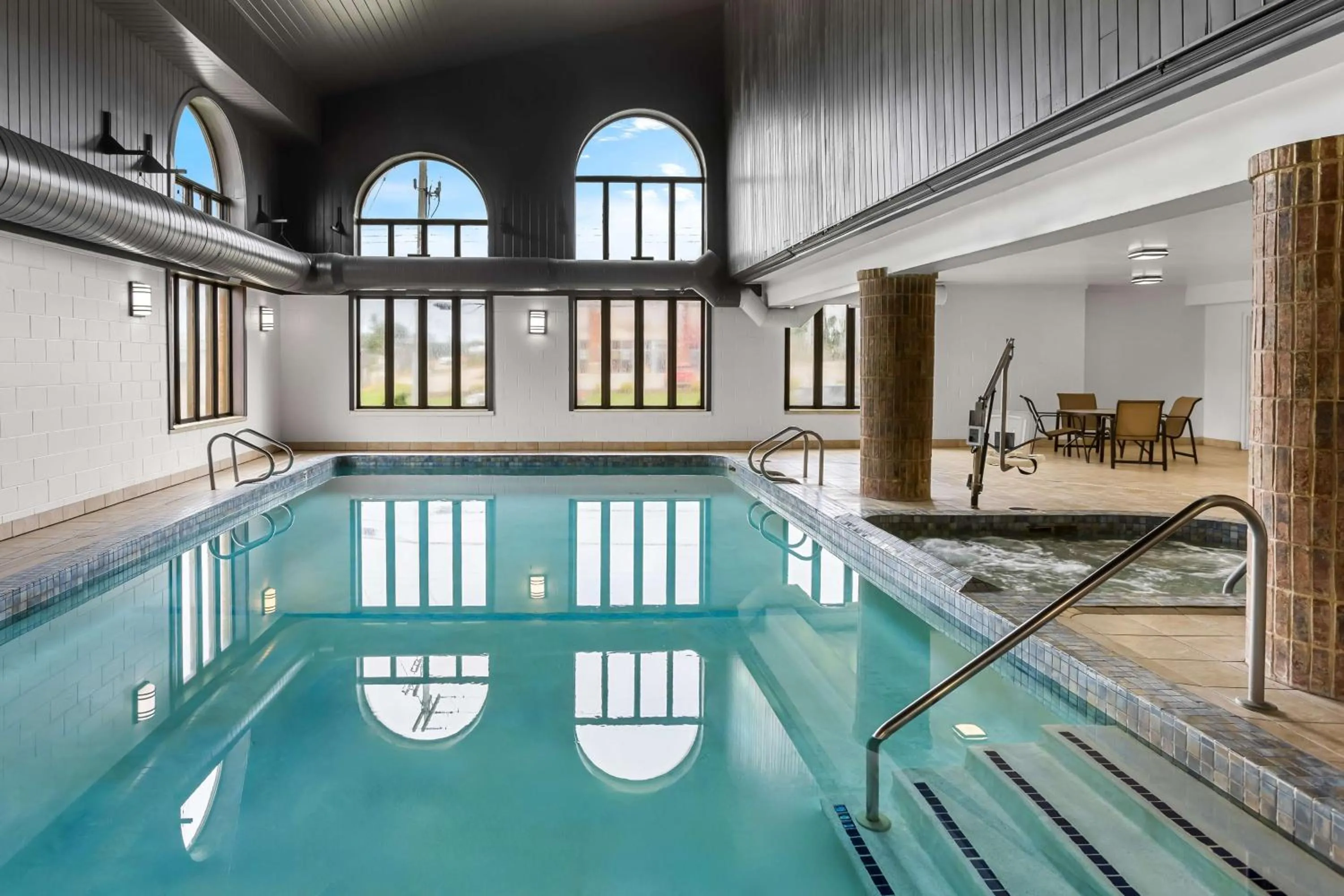 Pool view in Best Western Gaylord