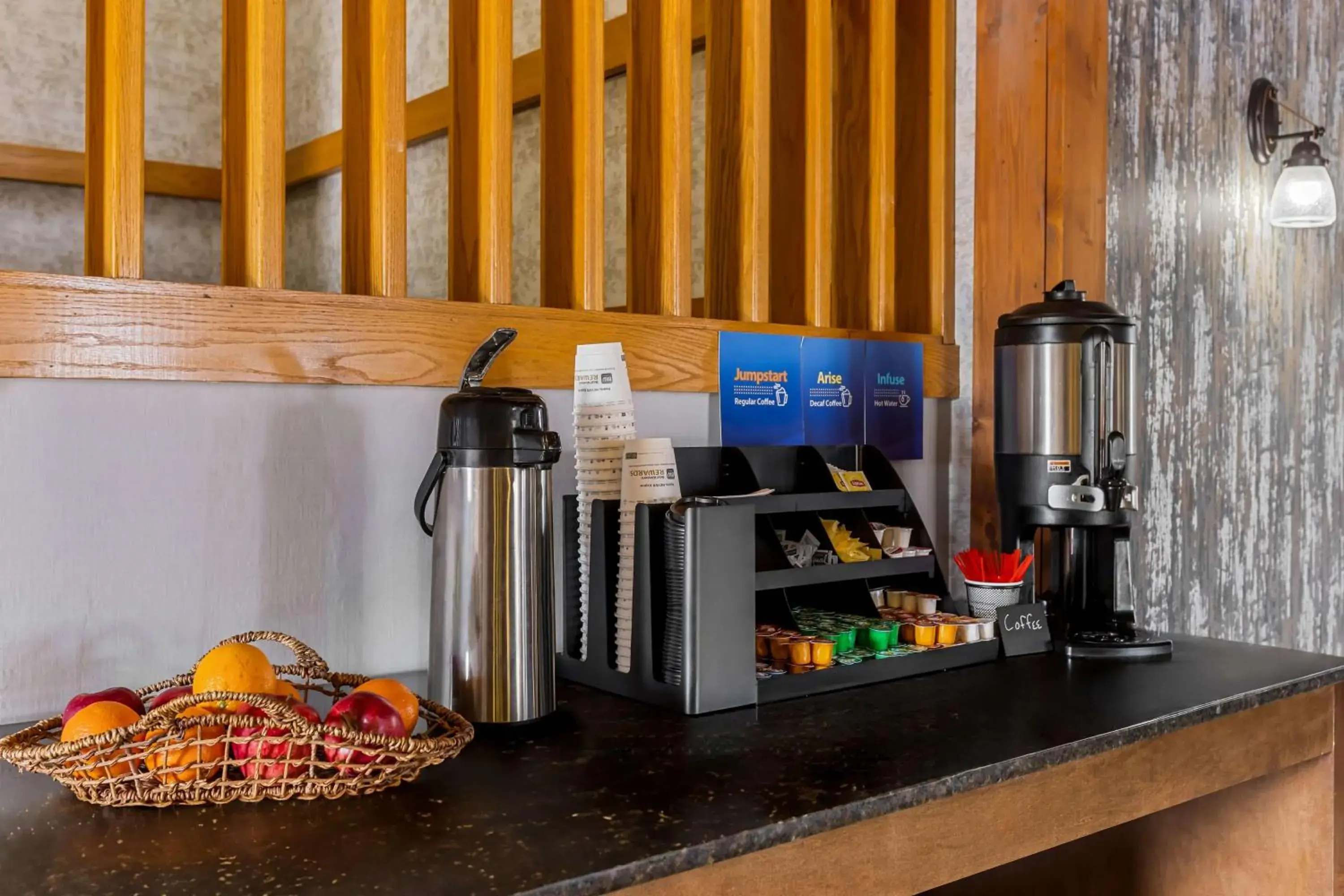 Property building in Best Western Gaylord Property building in Best Western Gaylord