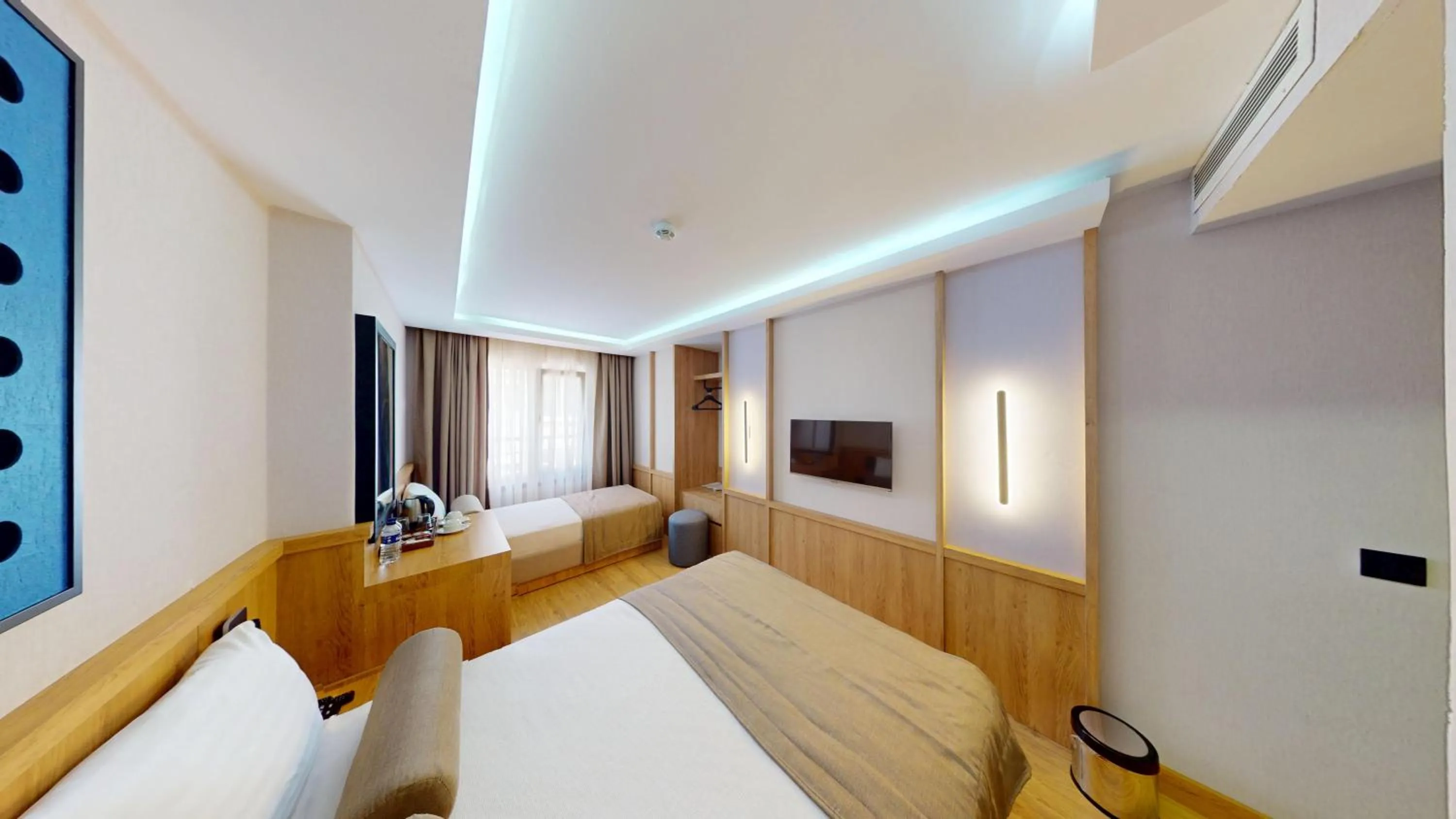 Photo of the whole room, Bed in Istanbul River Hotel