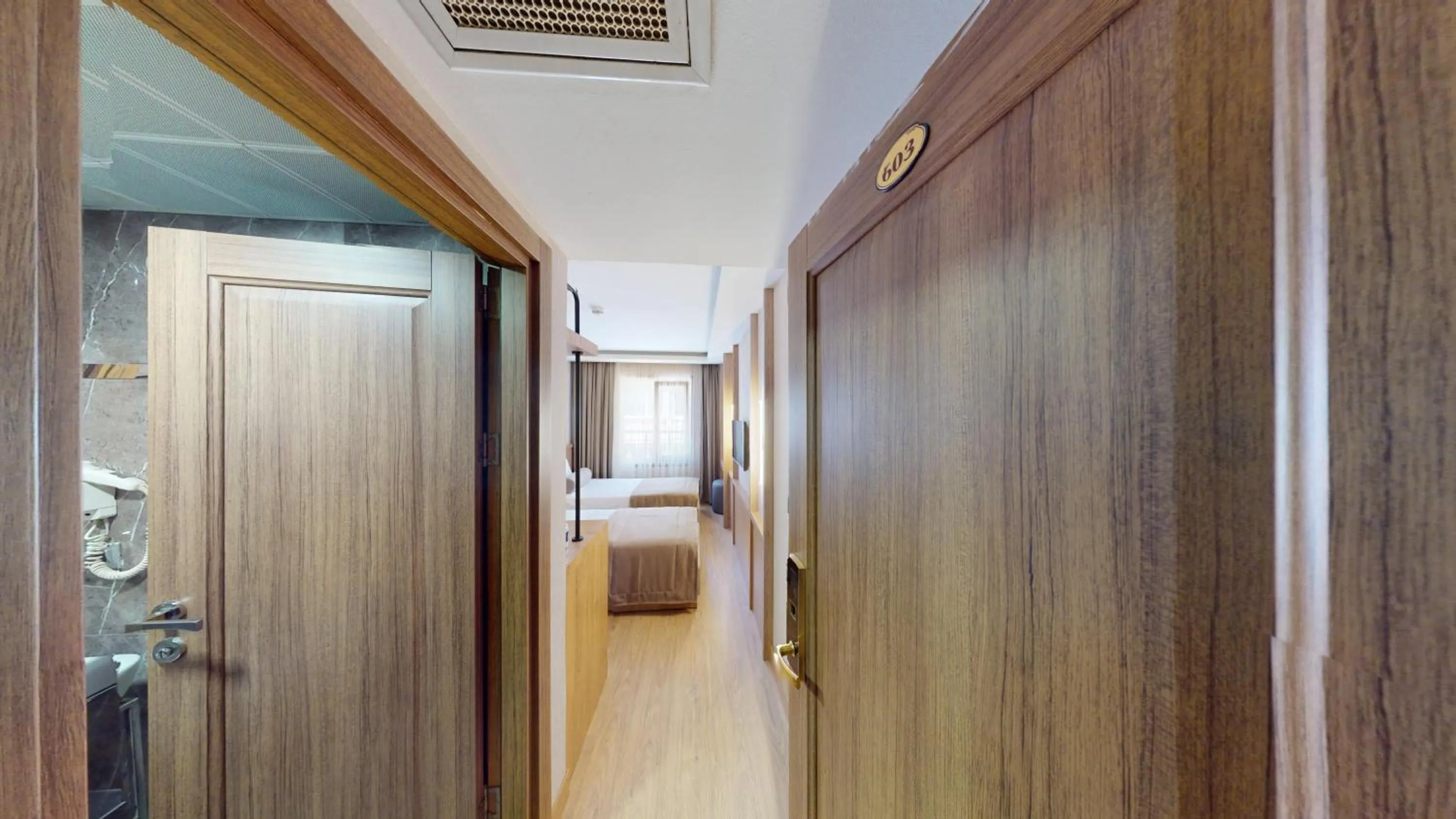 Photo of the whole room, Bed in Istanbul River Hotel