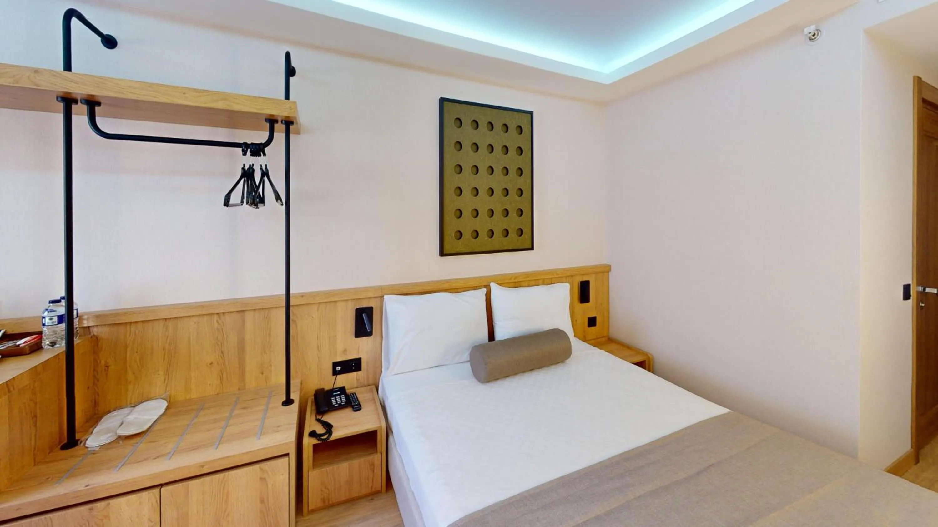 Photo of the whole room, Bed in Istanbul River Hotel