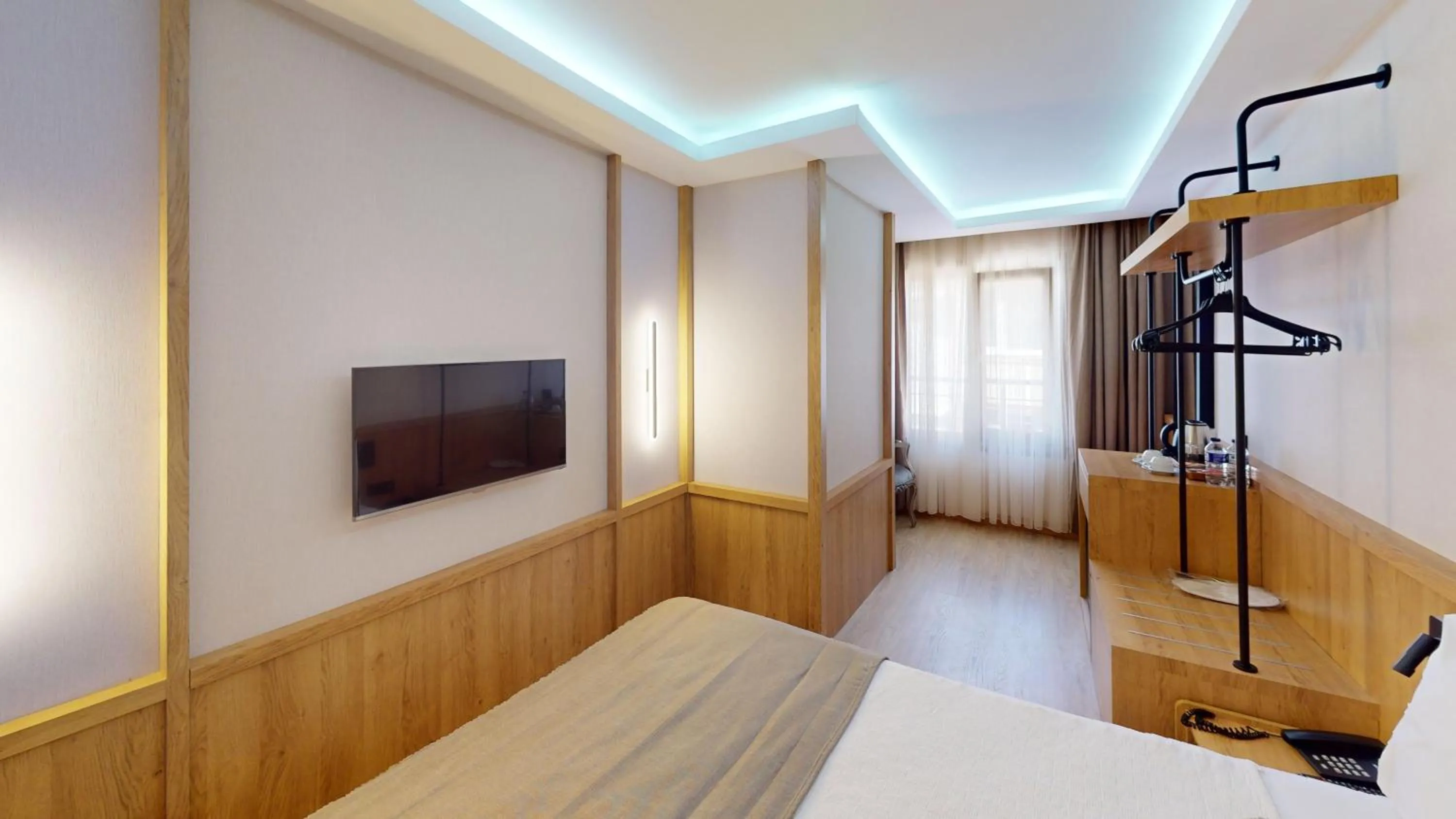 Photo of the whole room, Bed in Istanbul River Hotel