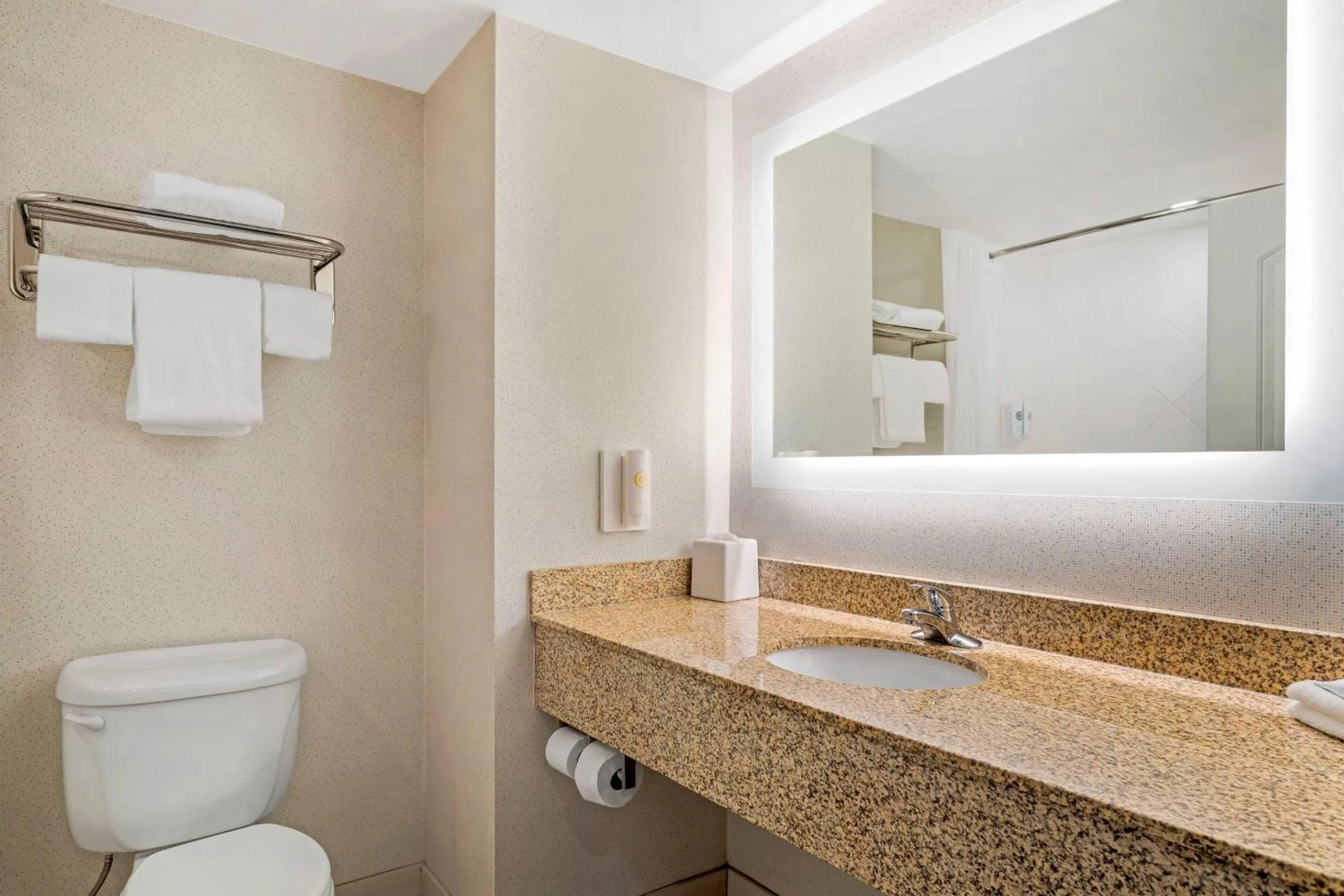 Bedroom in Comfort Inn Dayton South