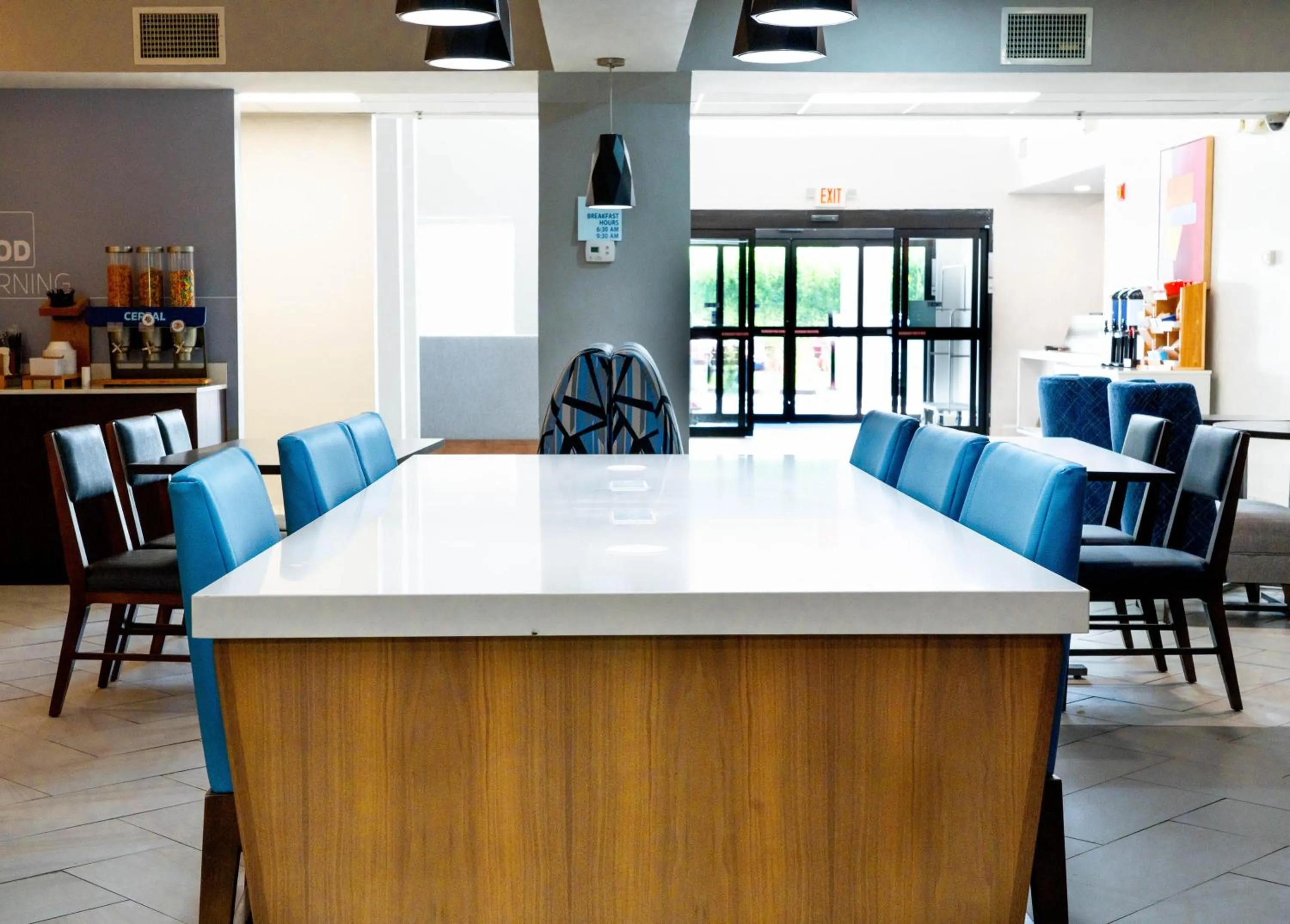 Dining area in Holiday Inn Express Hotel & Suites Hiawassee by IHG