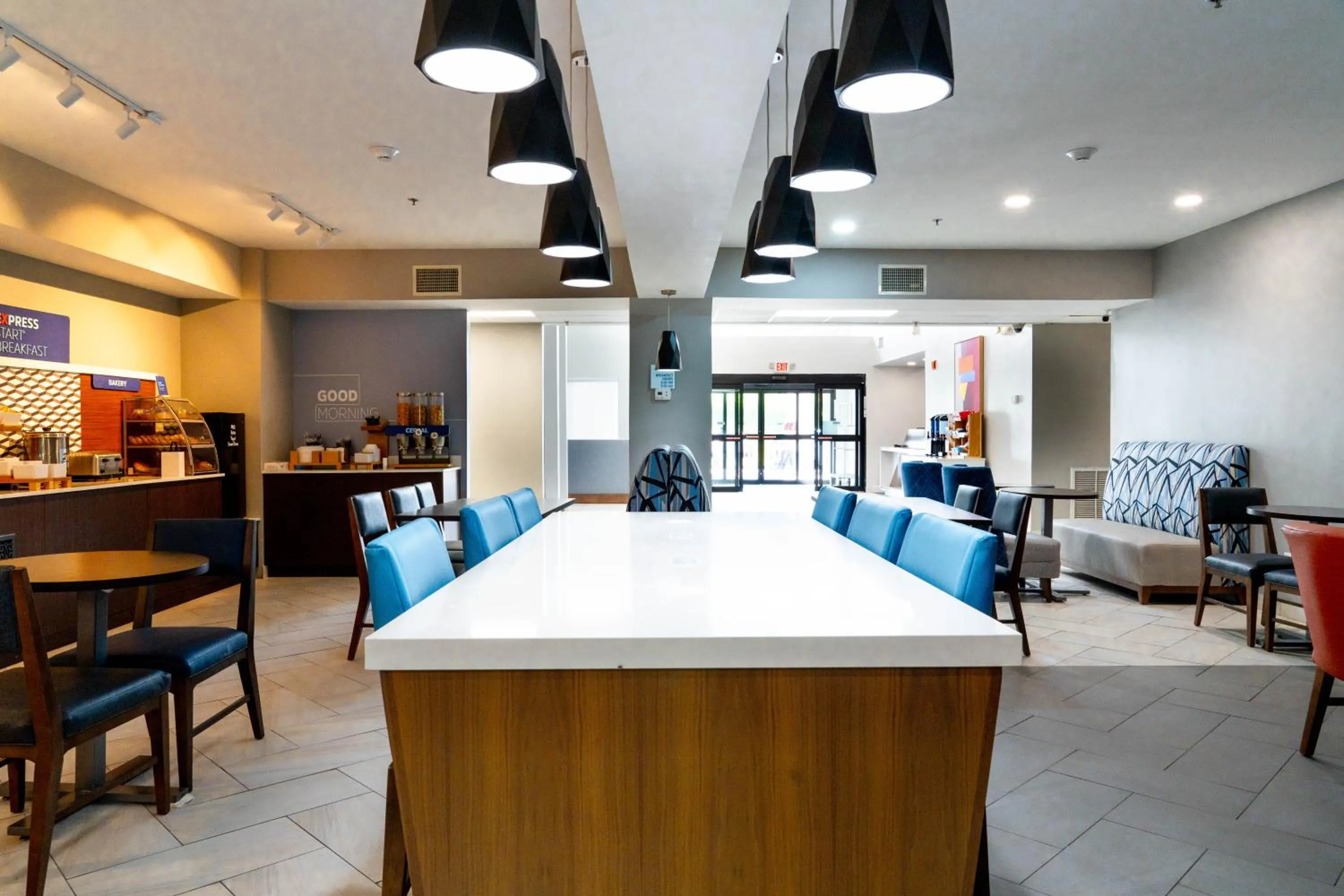 Breakfast in Holiday Inn Express Hotel & Suites Hiawassee by IHG