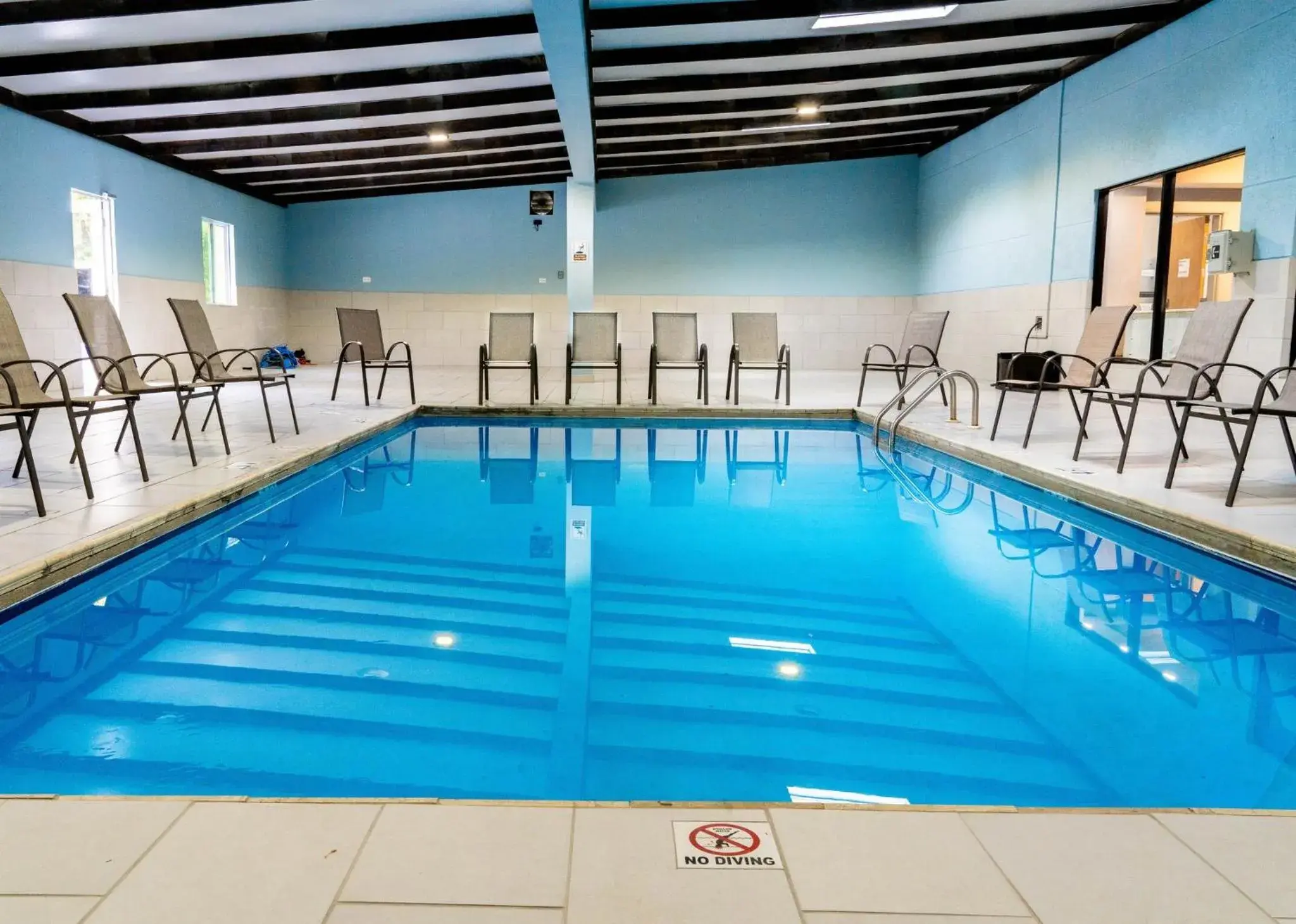 Swimming pool in Holiday Inn Express Hotel & Suites Hiawassee by IHG Swimming pool in Holiday Inn Express Hotel & Suites Hiawassee by IHG