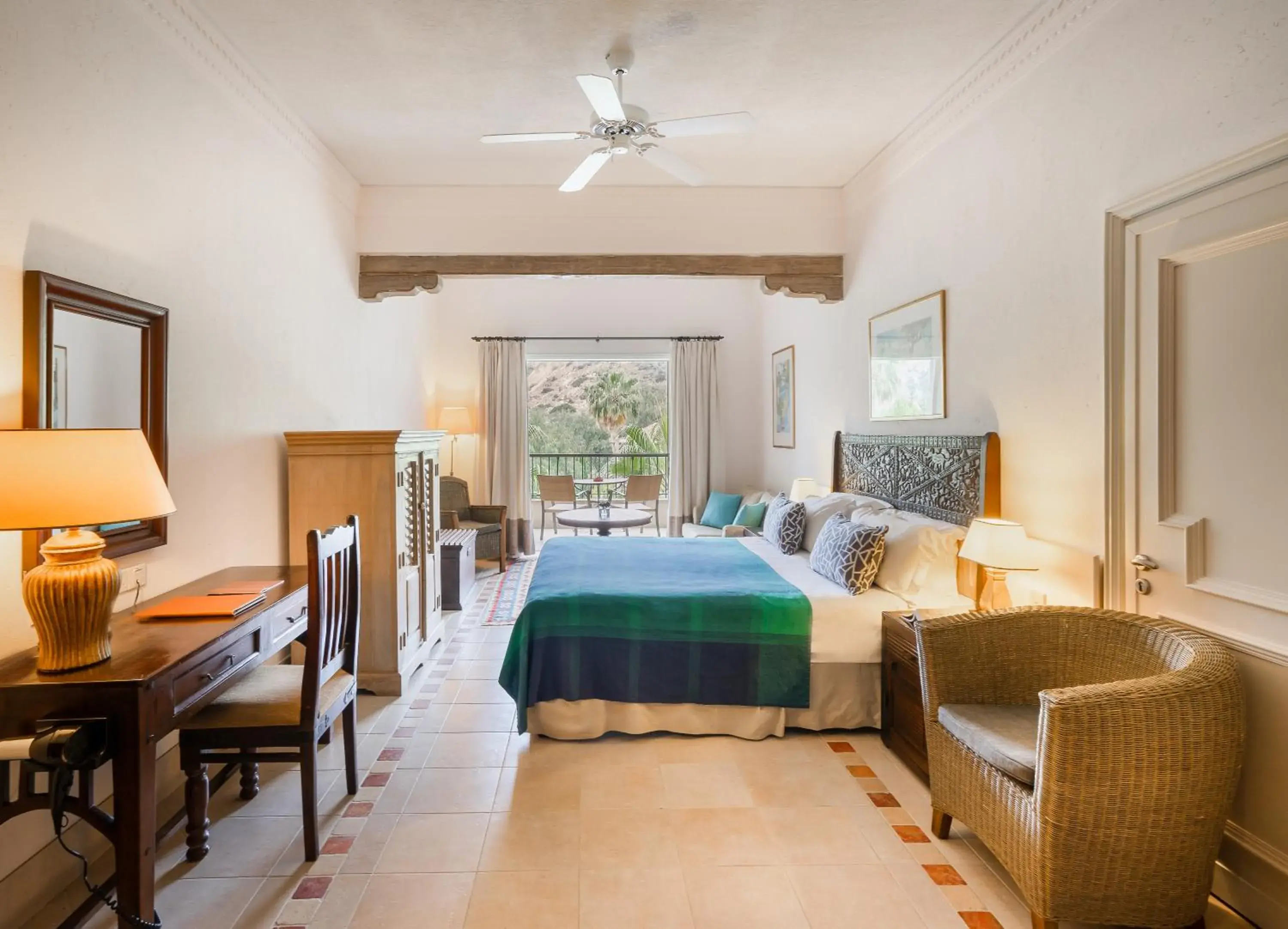 Photo of the whole room, Bed in Columbia Beach Resort Photo of the whole room, Bed in Columbia Beach Resort