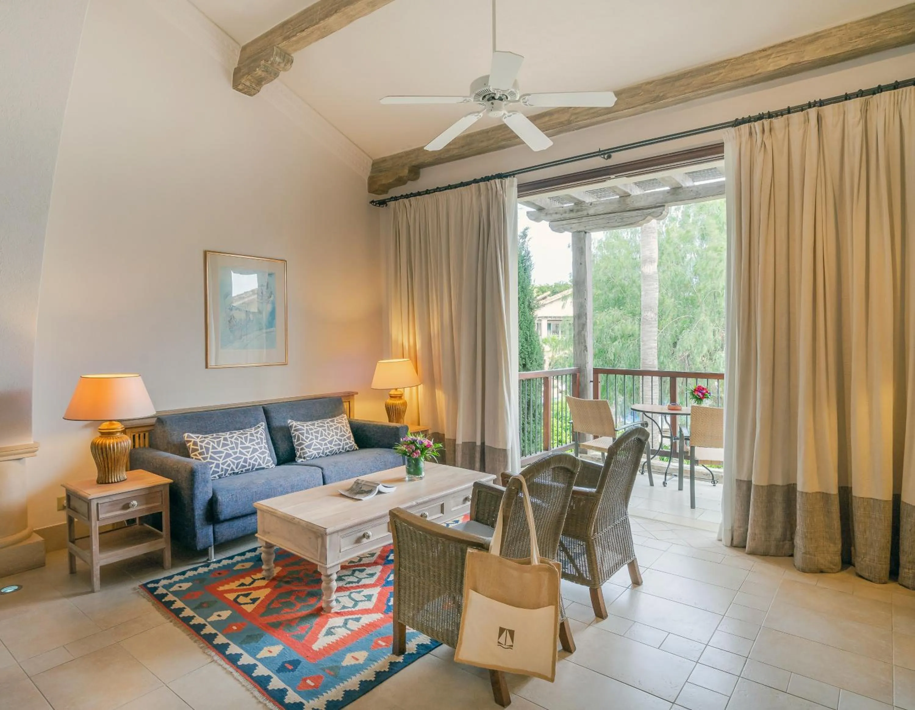 Pool view in Columbia Beach Resort