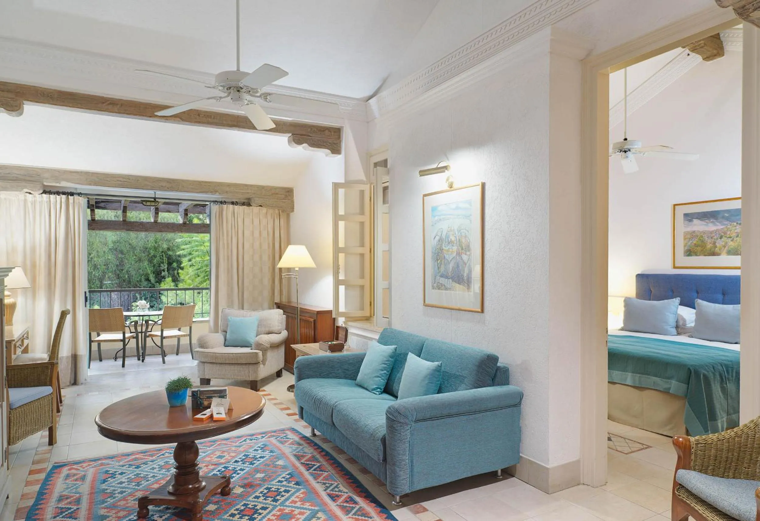 Living room in Columbia Beach Resort