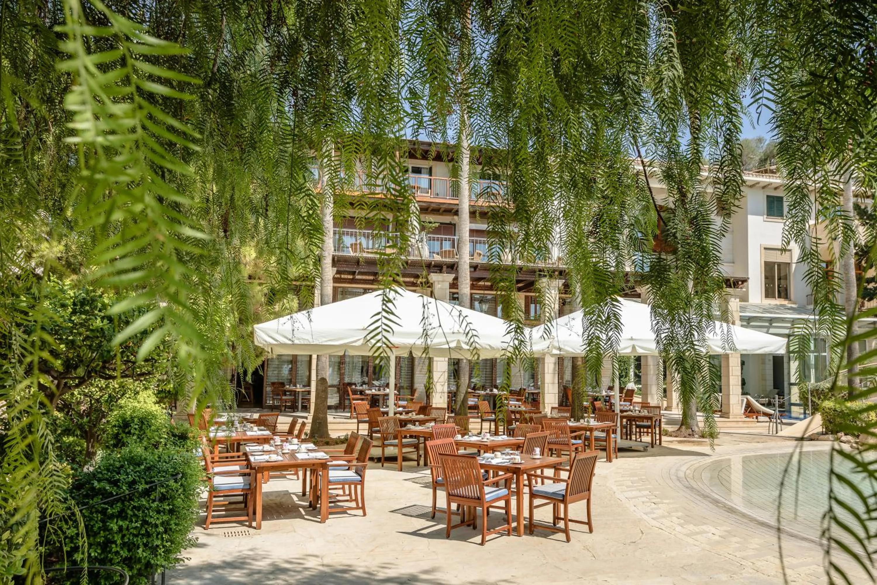 Restaurant/places to eat in Columbia Beach Resort