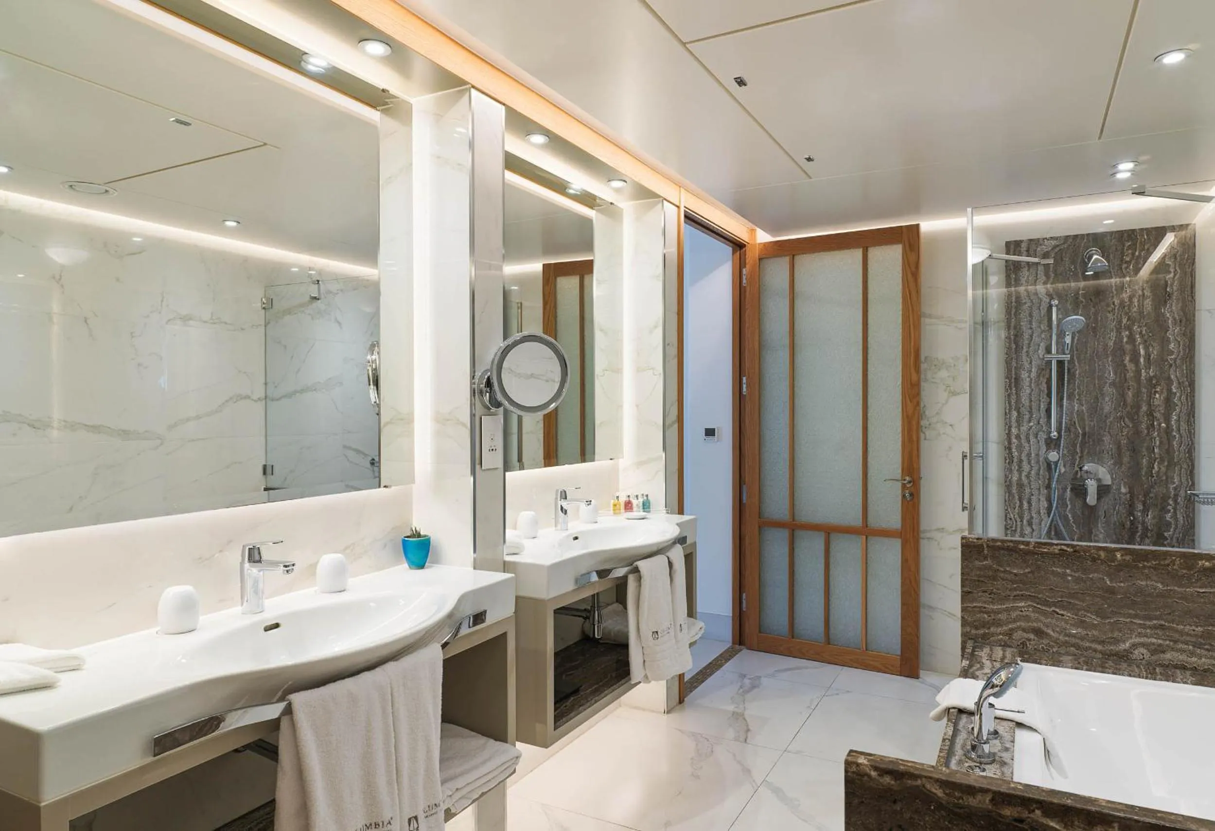 Bathroom in Columbia Beach Resort