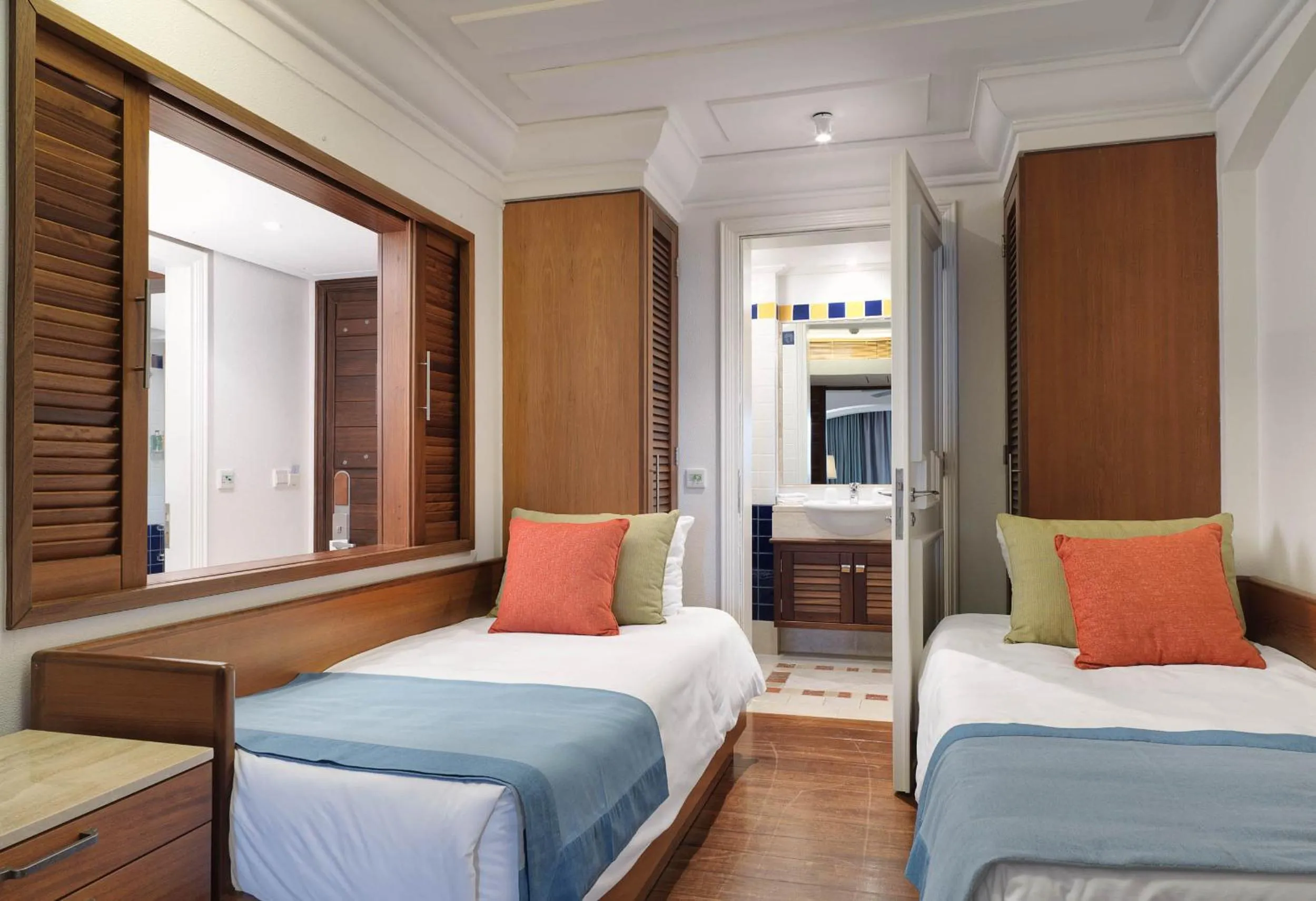 Bed in Columbia Beach Resort